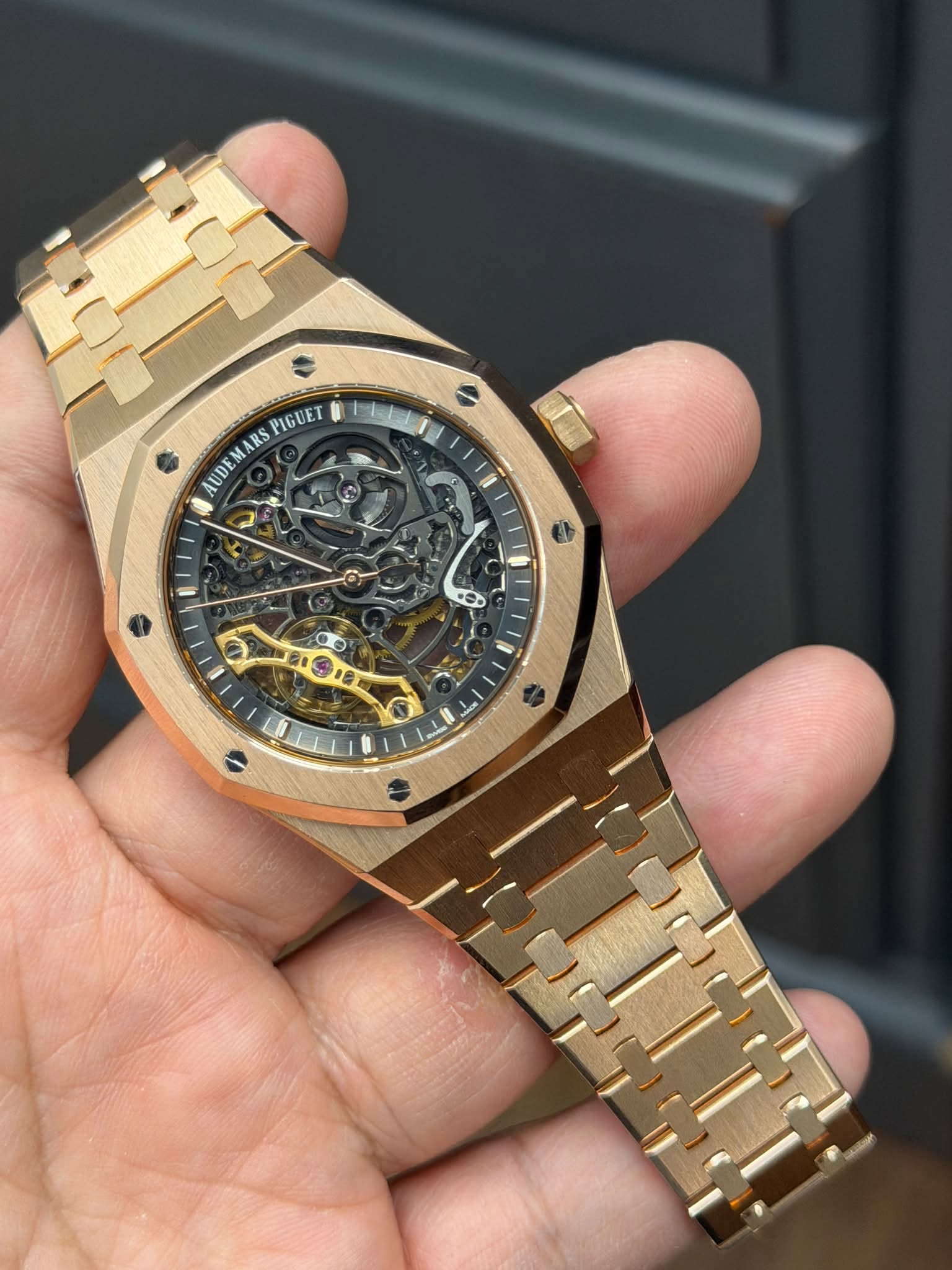 May be an image of wrist watch and text that says 'PIGUET ARS AUDEA AUDEMARS 1 量 UT 8'
