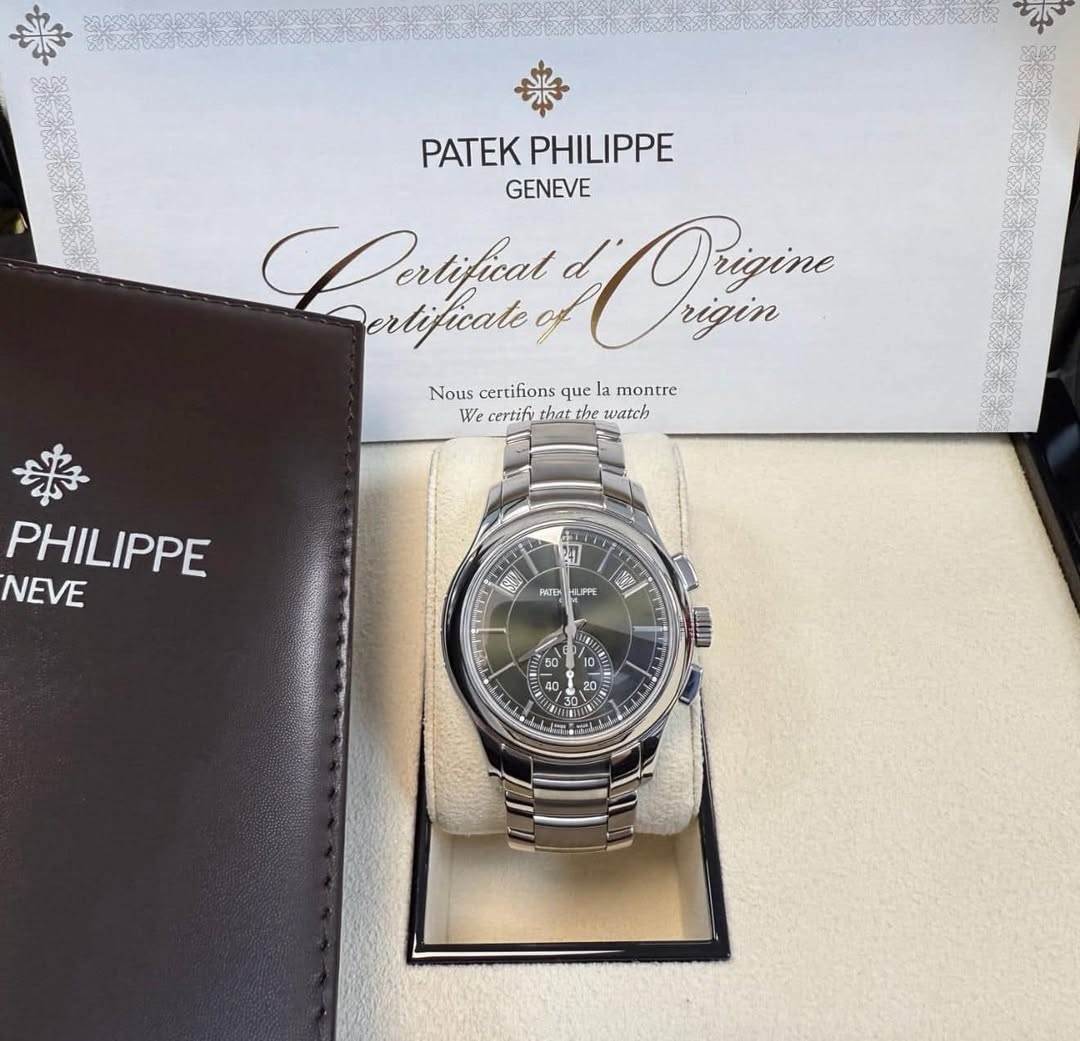May be an image of wrist watch and text that says 'PATEK PHILIPPE GENEVE etifiat rigin ertificate Oregina rigin Prigine Nous certifions quel la onKre Wecortif.thatshe.wtch W We…