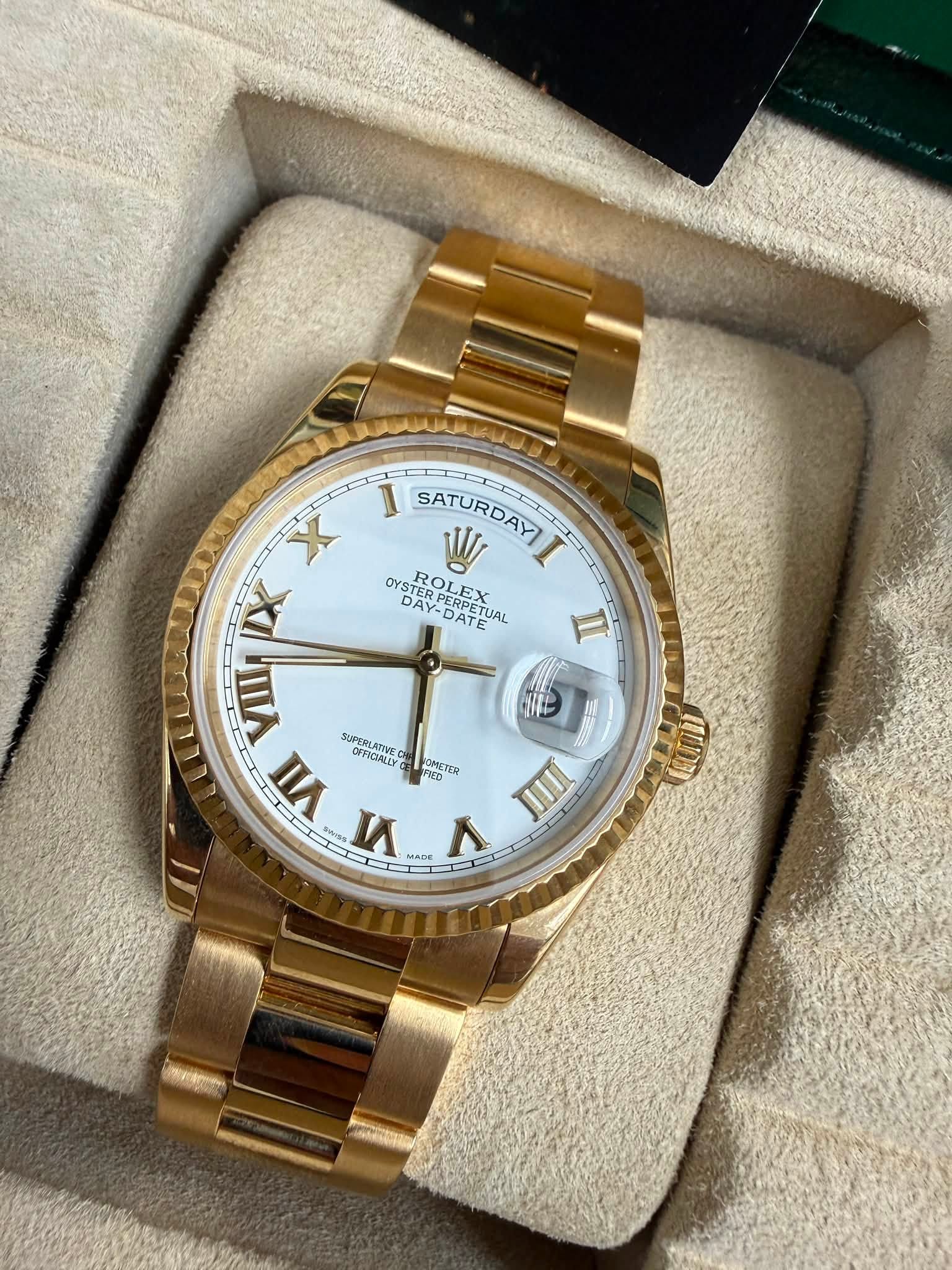 May be an image of wrist watch and text that says 'SATURDAY W OYS OYSTER ROLEX EX DAY-DATE DATIUAL DAY-DAETUAL UAL YSTERPERPE DAY ERPERPETUA ERPERPETU PERPET DAT n IX VIM/AX VII…