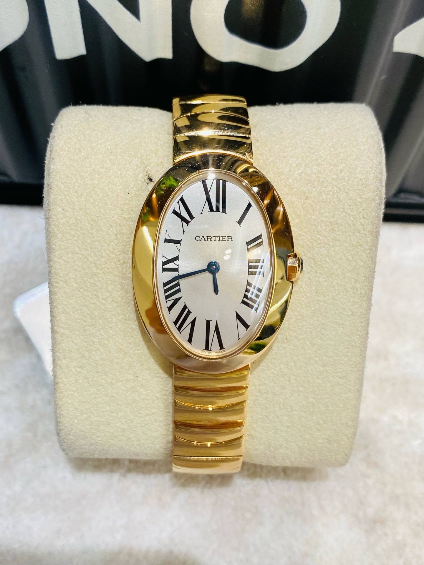 May be an image of wrist watch, jewelry and text that says '1 CART XI XII CARTIER IER 4 VIIVII WAnИ и V 脚'