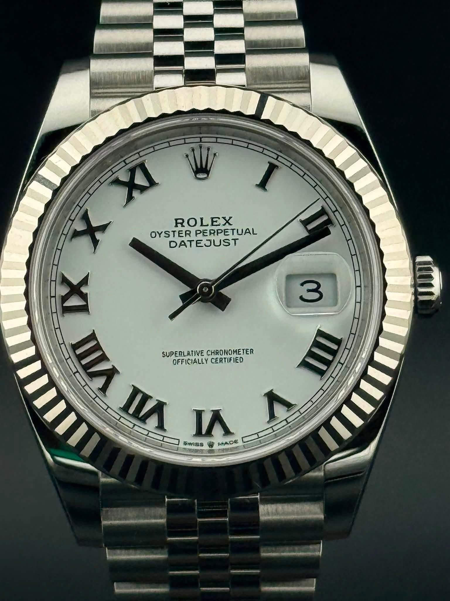 May be an image of wrist watch and text that says 'XI ROLEX OYSTERPERPETUAL OYSTER PERPETUAL DAT DATEJUST I 3 Πο IX WA SUPERLATIVE CHRONOMETER OFFICIALLY OFFICIALLYCERTIFIED…