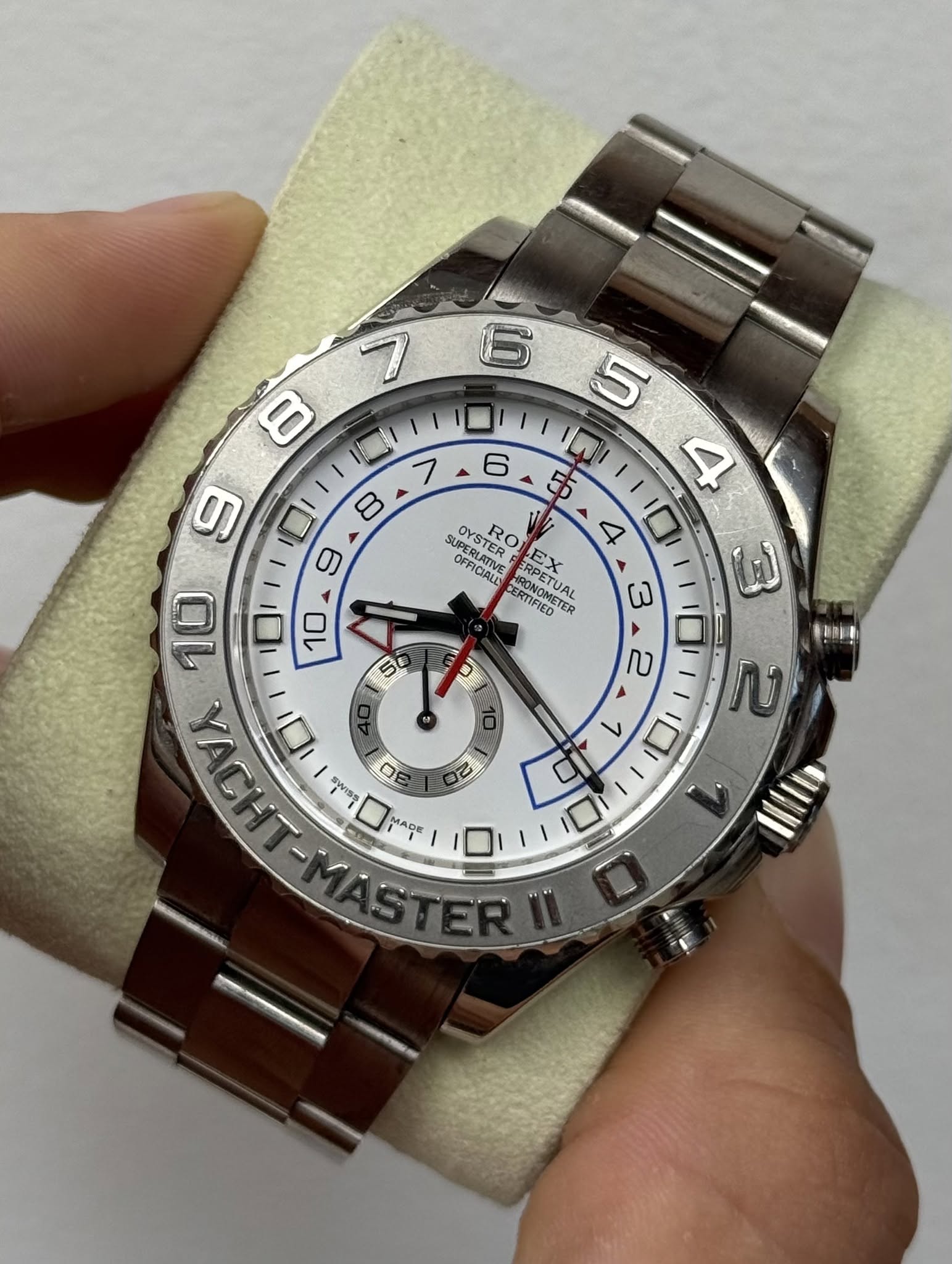 May be an image of wrist watch and text that says '7 6 8 9 0I T SUPEDLENA OYSTER OYSTER OMX ق STER RO 4 0 AERCA OFFICIAUN ERLATIVE ERTIFIEO IPONOMETE ATUAL RPETUAL JAL TER 3 3…