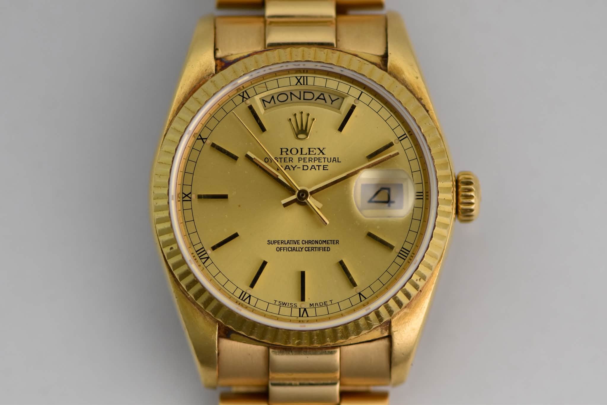 May be an image of wrist watch and text that says 'MONDAY ROLEX TERPERPETUAL TER PERPETUAL AY-DATE ΑΥ-r SUPERLATIVE LATIVE CHRONO CHRONOMETER SUPERI UP OFFICIALLY…