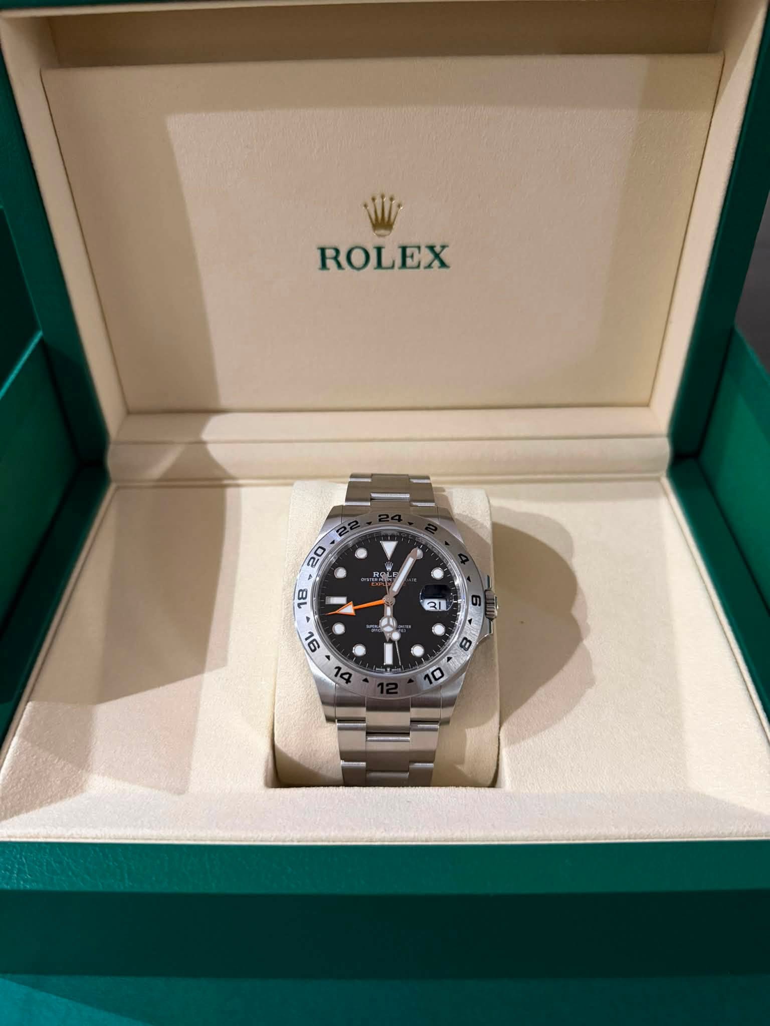 May be an image of wrist watch and text that says 'ROLEX 20 RS 18 31 16 カレ 0 8 D 0'
