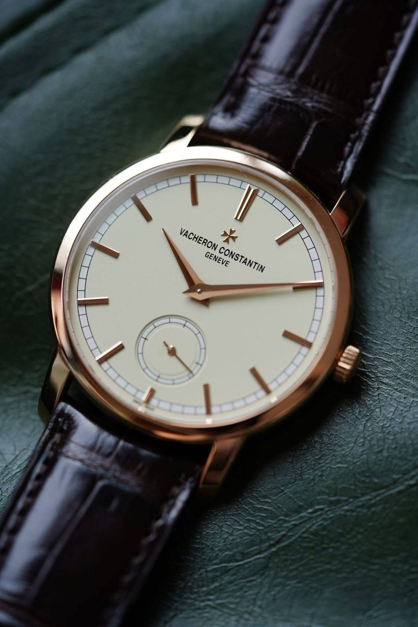 May be an image of wrist watch and text that says 'VACHERON GENEVE CONSTANTIN CONSTANTIN'
