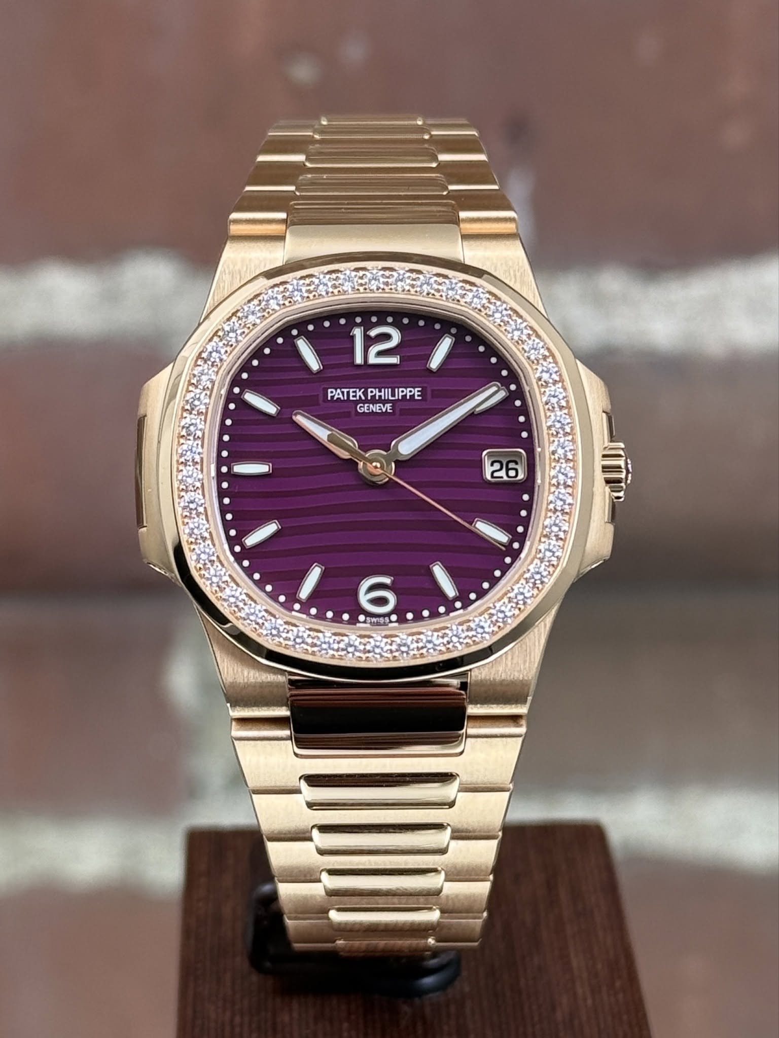 May be an image of wrist watch and text that says '12 PATEKPHILIPPE PATEK PHILIPPE IPPE GENEVE 26 6 ちゃかす●'