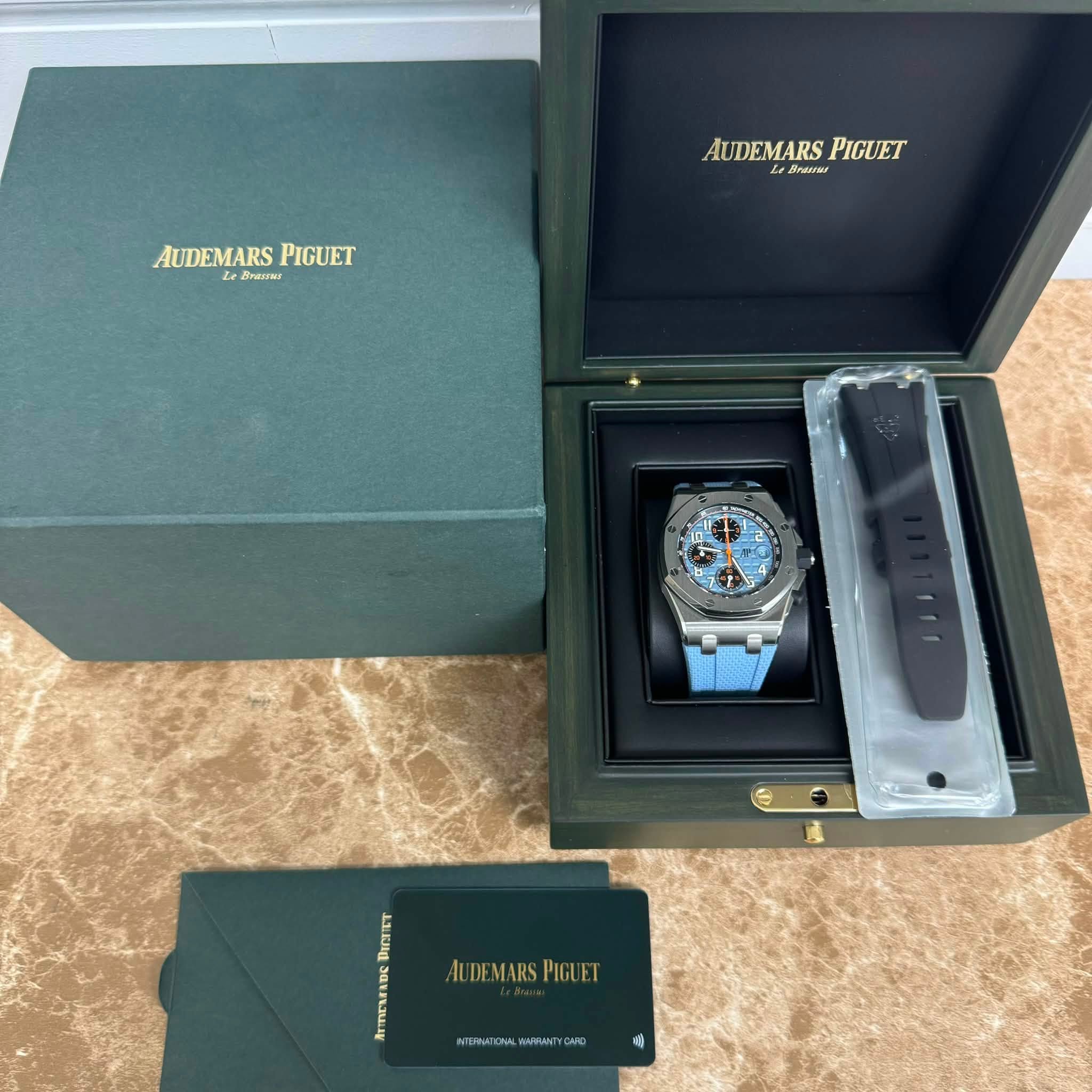 May be an image of wrist watch and text that says 'AUDEMARS AUDEMARSPIGUET LeB Breser PIGUET AUDEMARSPIGUET BnaKлaи Rakray AUDEMARS PIGUET PacTeT irmearios AUDEMARS AUDEMARSPIGUET…