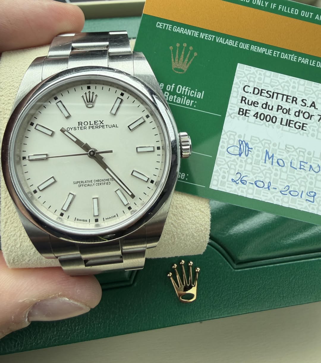 May be an image of wrist watch and text that says 'UNLY IF FILLED OUT A CETTE GARANTIE N'EST VALABLE QUE REMPLIE ET DATÉEPARLE E DATEE PAR ل of Betailer: Official I W I ROLEX…