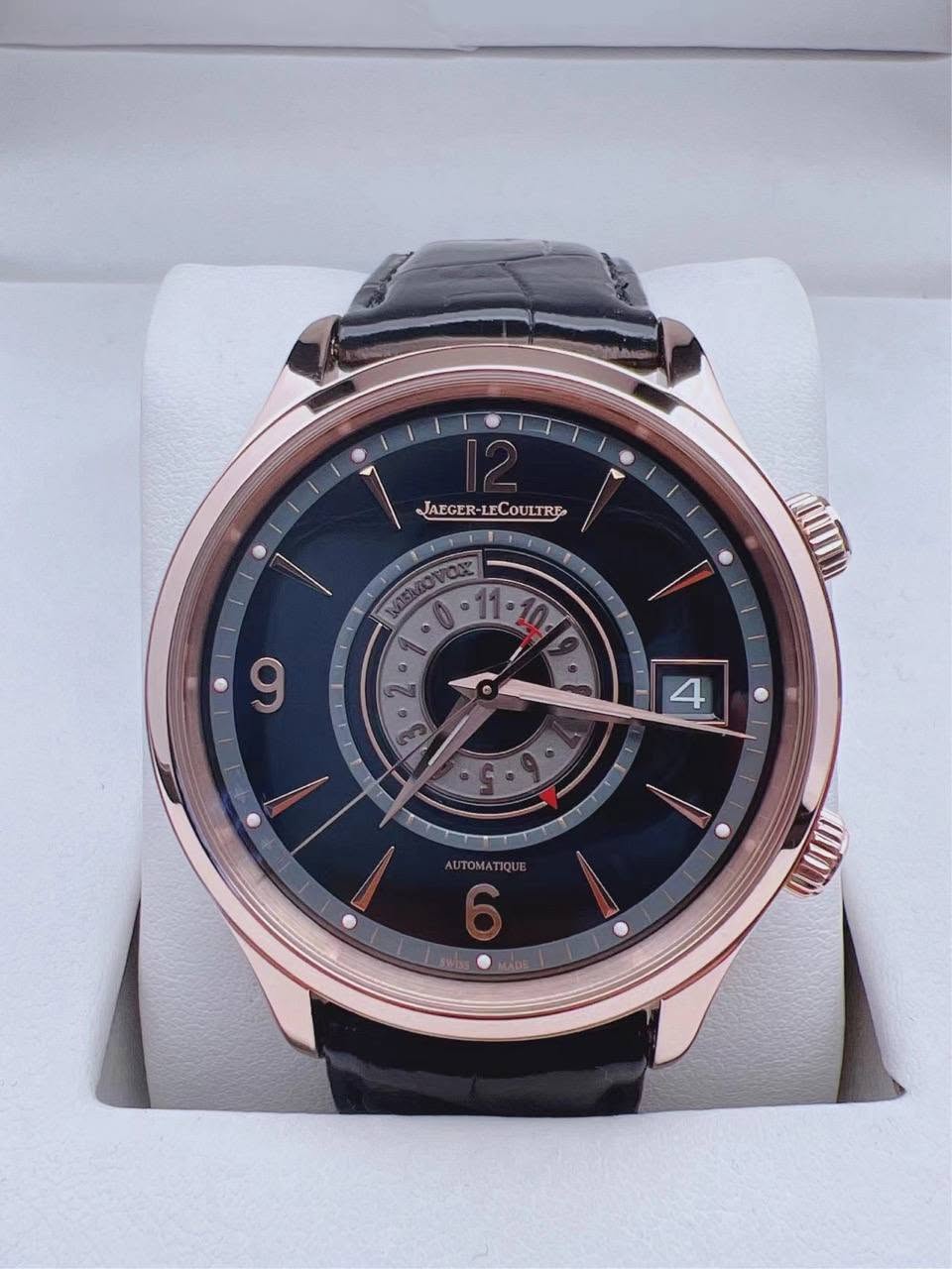May be an image of wrist watch and text that says 'JAEGER-LECOULTRE ٠ O က 4 AUTOMA AUTOMATIQUE TIQUE'