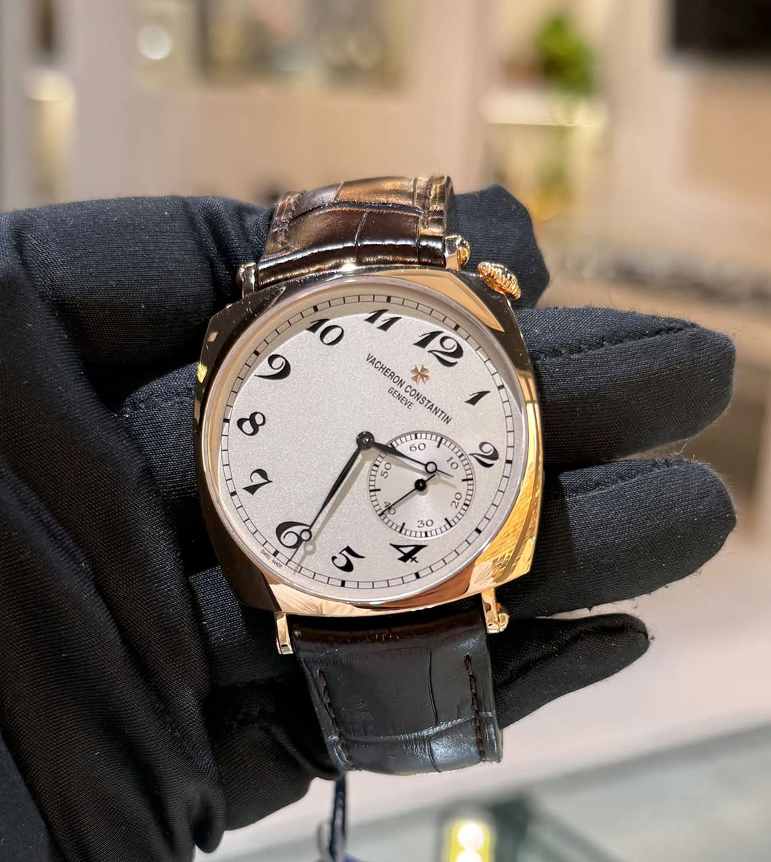May be an image of wrist watch and text that says 'サム อง 치산한 و So LI VACHERON 茶 2 2 GENEVE CONSTANTIN STANTIN GENKS.. o E 내 எ O 2 02 60 ር ر uli TED 30 ရွ ى T'