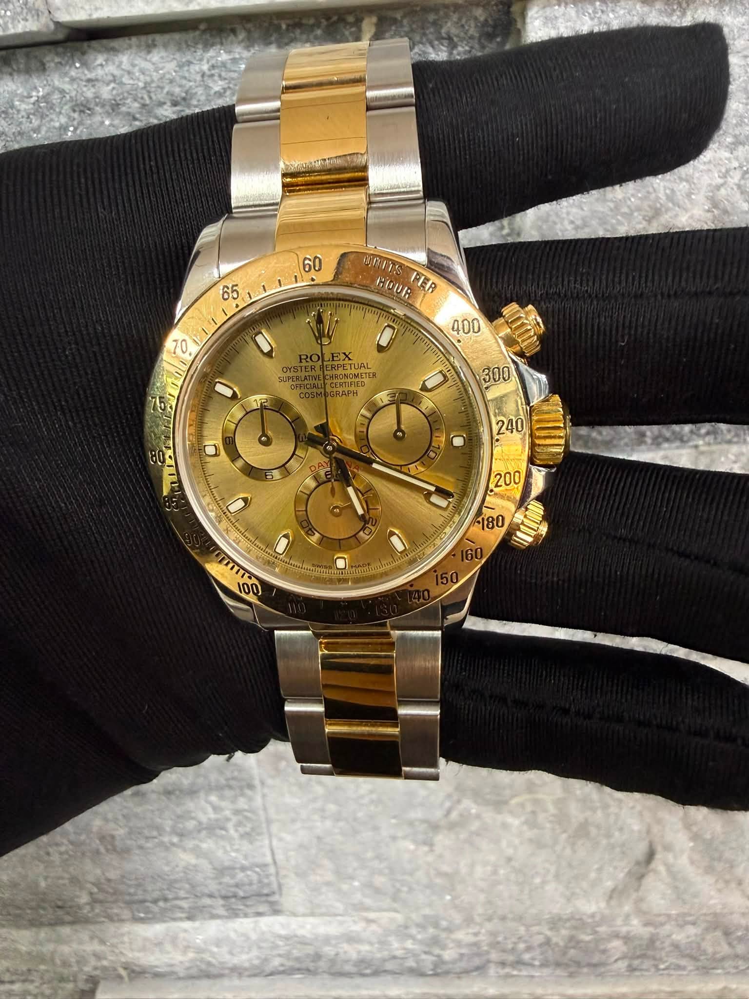 May be an image of wrist watch and text that says '60 65 unnS GOUR PEA O 400 OYS SUPEIR EX CENTIAED CERTIFIED RONOMETH OROMLTE PETUAL GRAPH 1일 ח 300 OAT 240 1 -5 U 200 180 T سه…