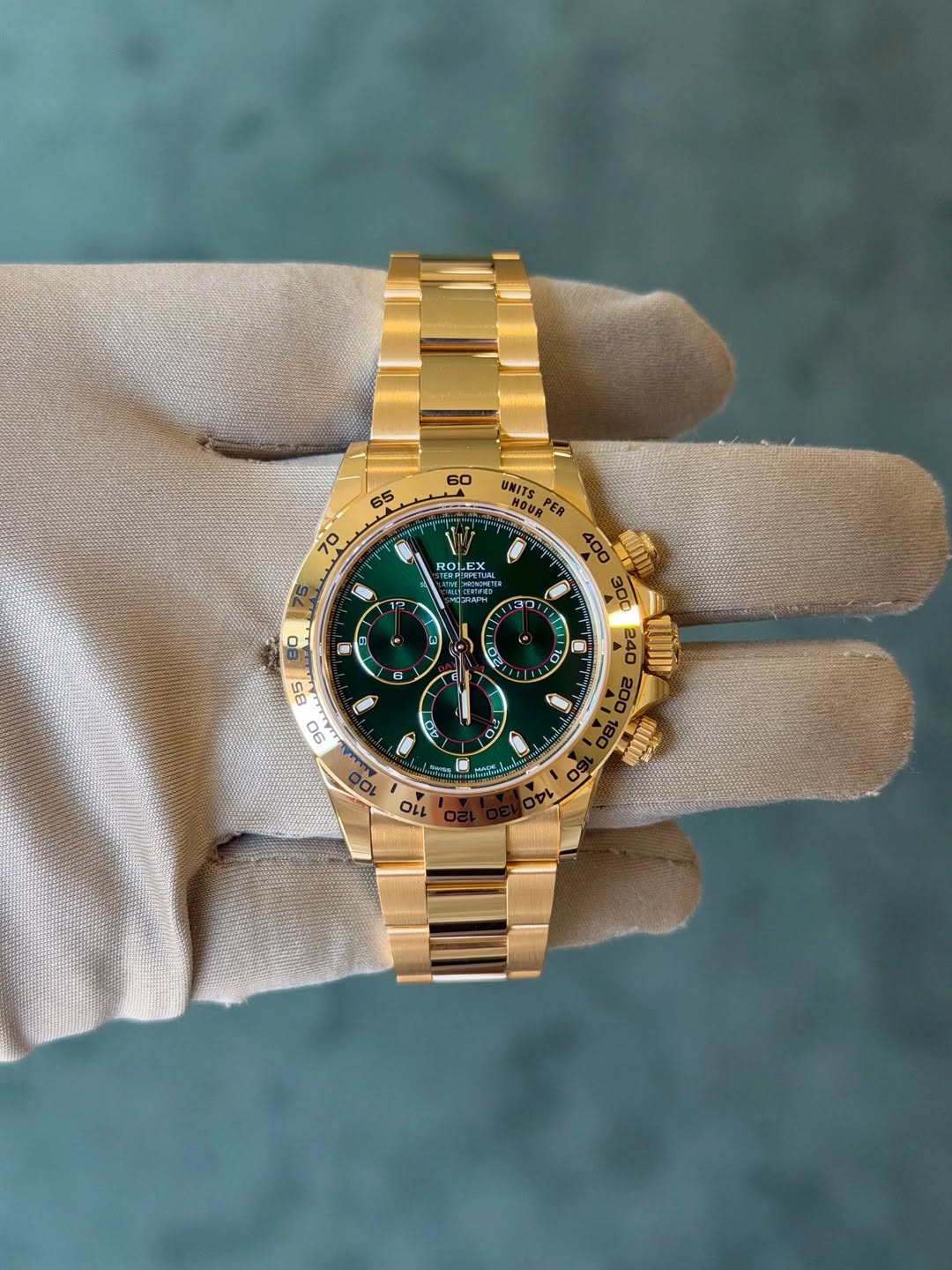 May be an image of wrist watch and text that says '60 65 70 ROLEX ጥዮይስምቲዊያ UWITS HOU HOUR PER บ ن 원 8 1 70 2 ن : E.O 0 110'