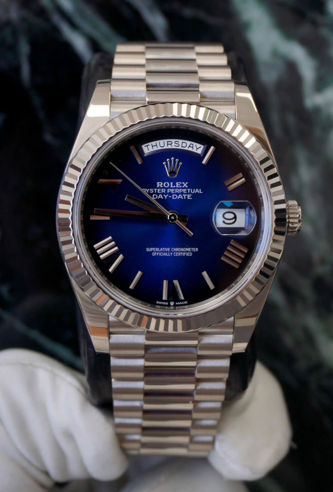May be an image of wrist watch and text that says 'THURSDAY W ROLEX OYS OYSTER ERPERPETUAL OYSTERPERPETUAL PERPET RPETUAL DAY-DATE DA -DATE 9 DUA Ⅲ SUPERLATIN…