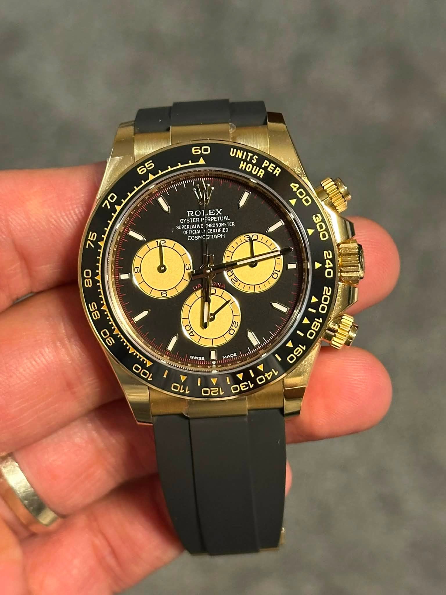 May be an image of wrist watch and text that says '60 65 p 70 ROL ROLEX OYSTER PERLAREANOX 。ONETE RONOMETER AANETER PETUAL SUPERLATIVE ្តត 75 ש1 COSM COSNOGRA NRUAPY 1 9 80 K ١…
