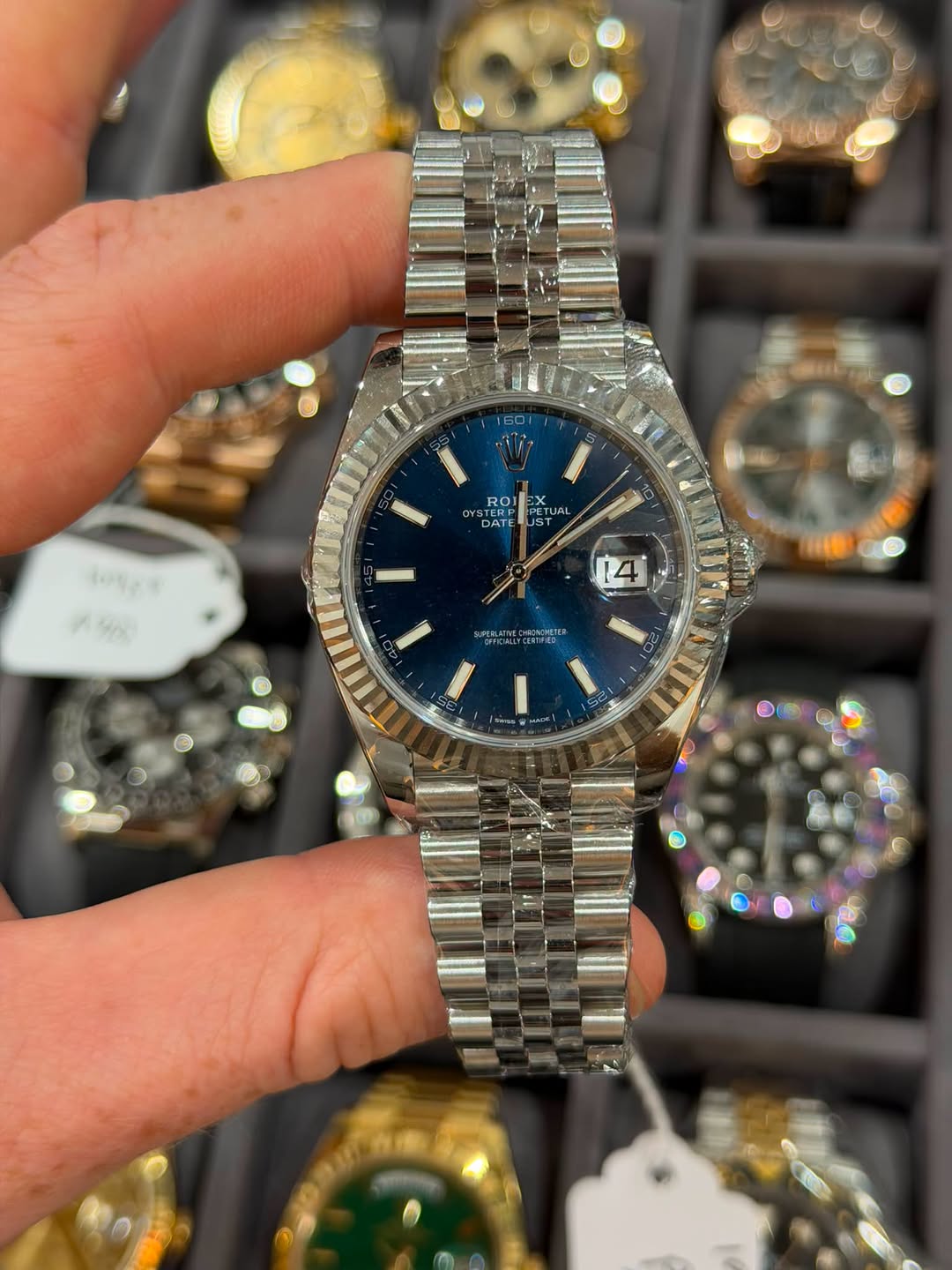 May be an image of wrist watch and text that says 'أن ROJ PETUR OYS STERP cTRP PET ETUAL TUA ل DATE UST DATE (수 10 14 ጉዎ n 20 ป S ส่'