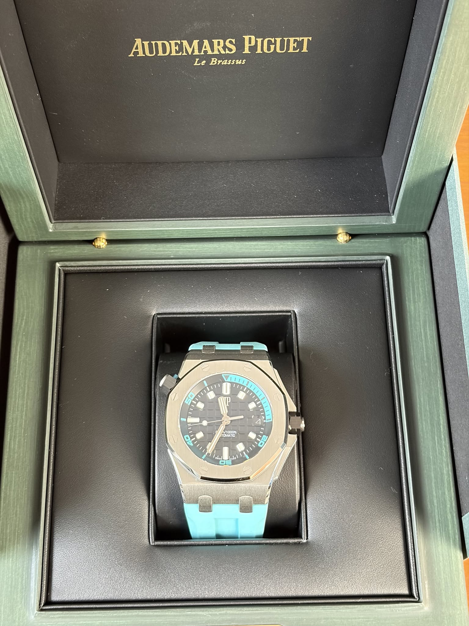 May be an image of wrist watch and text that says 'AUDEMARS PIGUET Le AUDEMARSPIGUE Brassus 11 I TP W ي 50 1 A 40 Au 전레한 十ー'