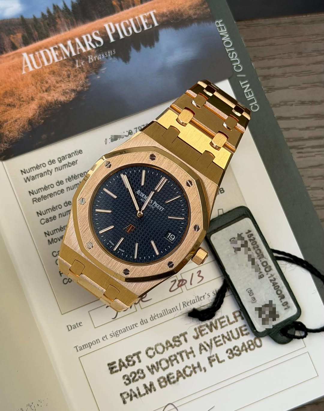 May be an image of wrist watch and text that says 'AUDEMARS Le Brasstrs PIGUET CUSTOMER CLIENT م 70Z Numéro de garantie Warranty number référen Numéro de num Reference de Numéro…