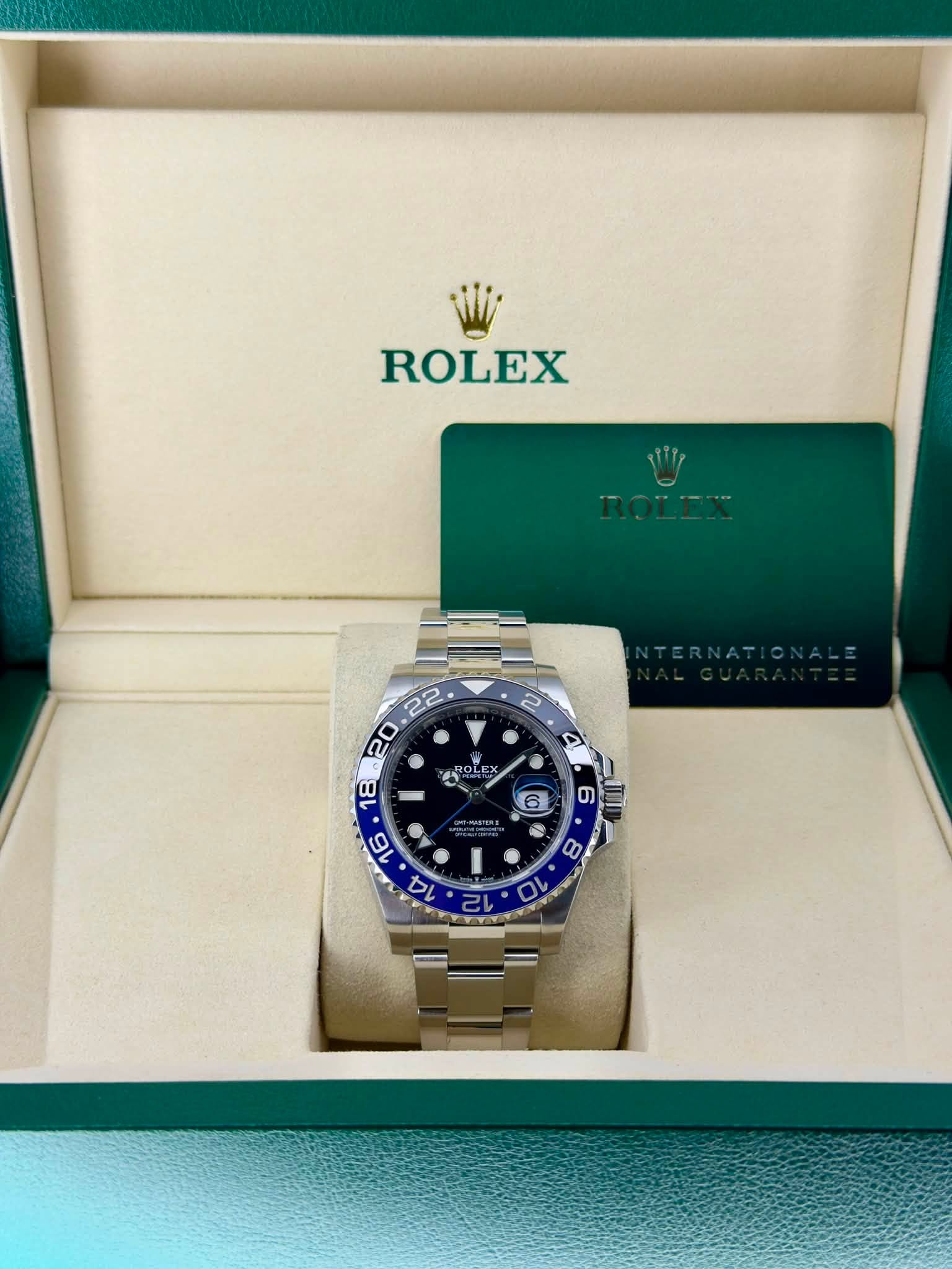 May be an image of wrist watch and text that says 'ROLEX LE I '