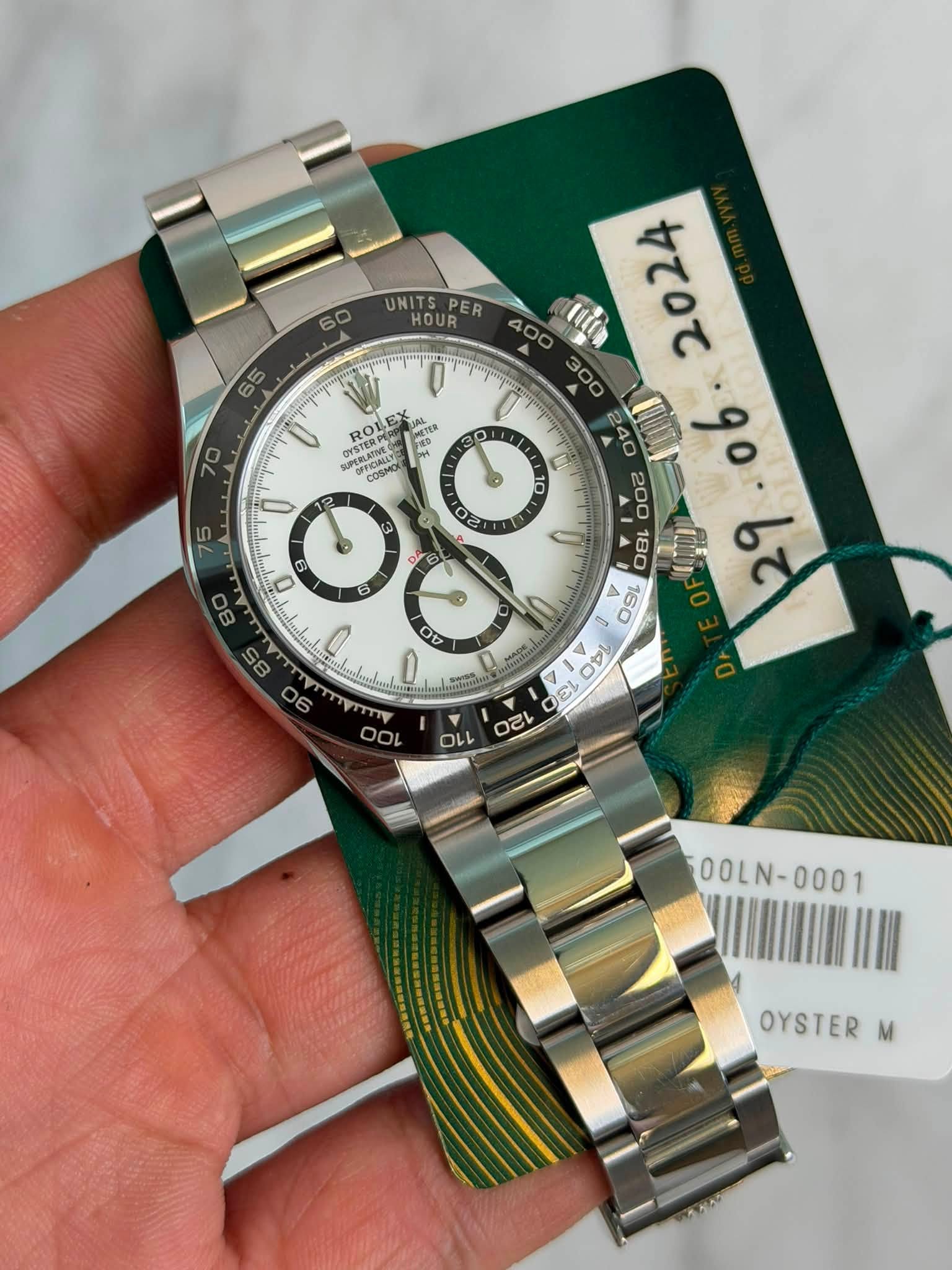 May be an image of wrist watch and text that says '60 UNITSPER UNITS HOUR PER 65 Θ| W ROLL A 装 OSTERP SUPERLATIE W NO OTONNS OFICALLY cO6mo 0 10 ॐ O 400 រប さて0て 300 240 go 200…