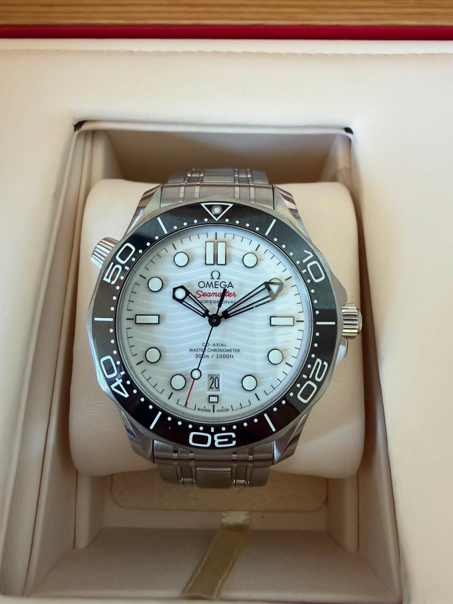 May be an image of wrist watch and text that says '50 o II O OMEGA 10 Seamo Seamo dP소 S50 ONA Α AXIAL MASTE CHRONOME HRONOMET wm ETER ကြိ် ب อาน้ยง ባ เาลื้อง جج 2 0'