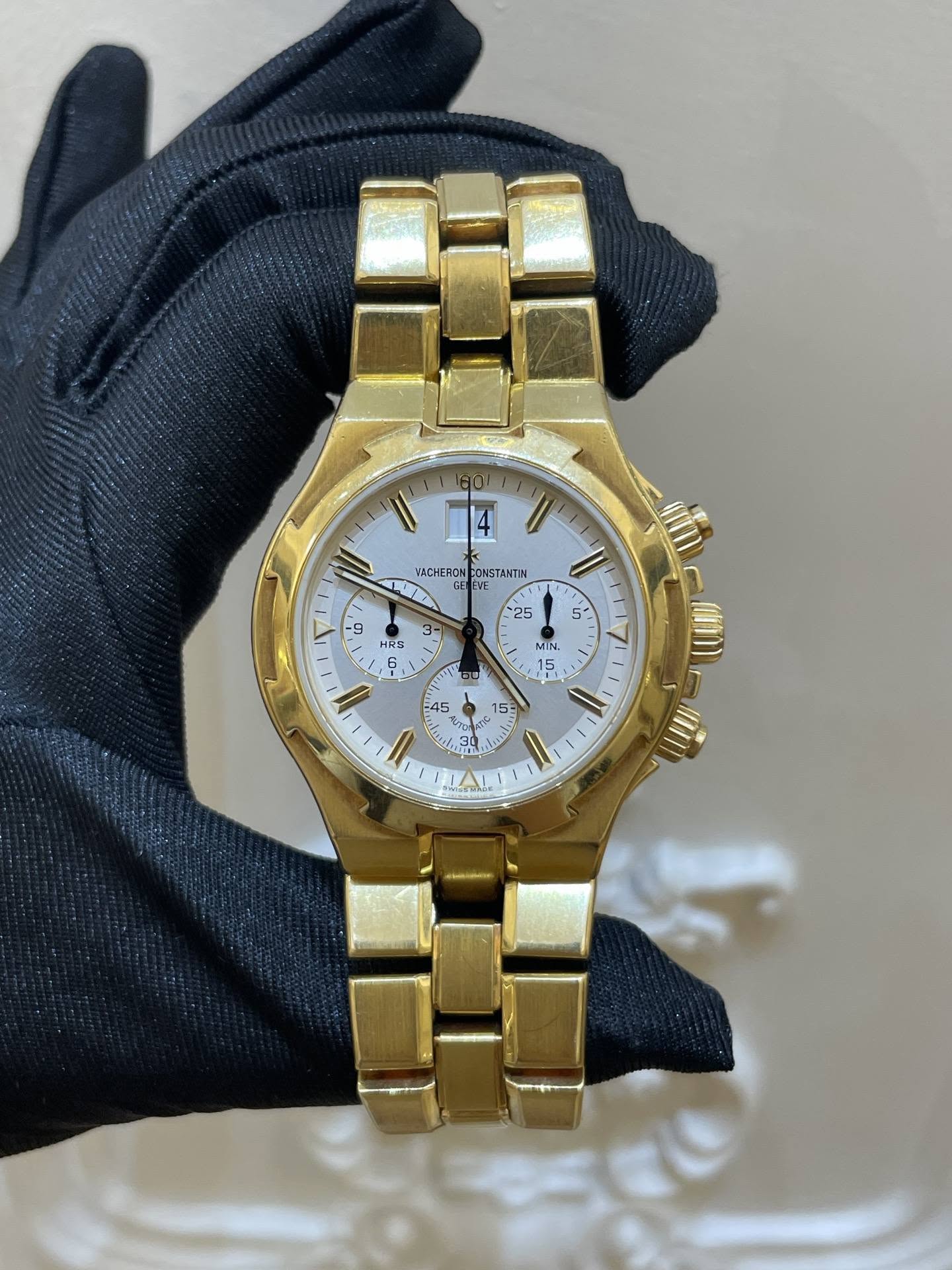 May be an image of wrist watch and text that says 'VACHERON CONSTANTEN VE HRS 5 MIN. 15 ២ 0 45 15 I E PON ว้ำ S7 ለጅ យាា 131 ار فع መጋብ 4 ワ ع - I'