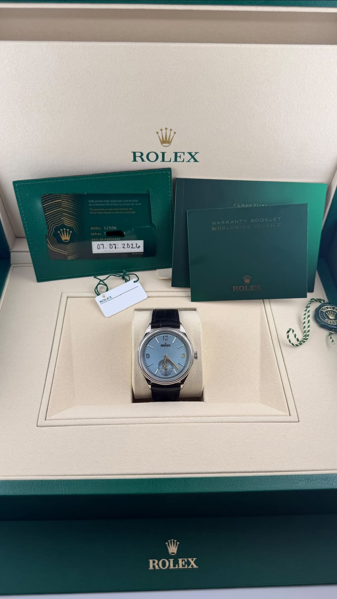 May be an image of wrist watch and text that says 'ROLEX ต.0.2026 רם 07. 2026 ROLE ROLEX'