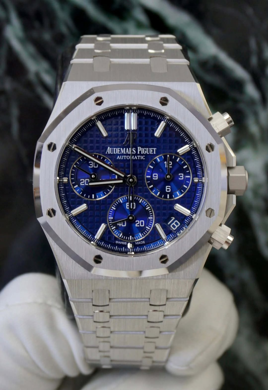 May be an image of wrist watch and text that says 'AUDEMALS AUDEMAISPIGUET PIGUET O AUTOMAATIC AATIC I 6 1 I 60 1 שיין +U 20 ال١ Ilun 3 ጥላ ထ 11 税 mdi H0 l SWISS ADE estustetu…
