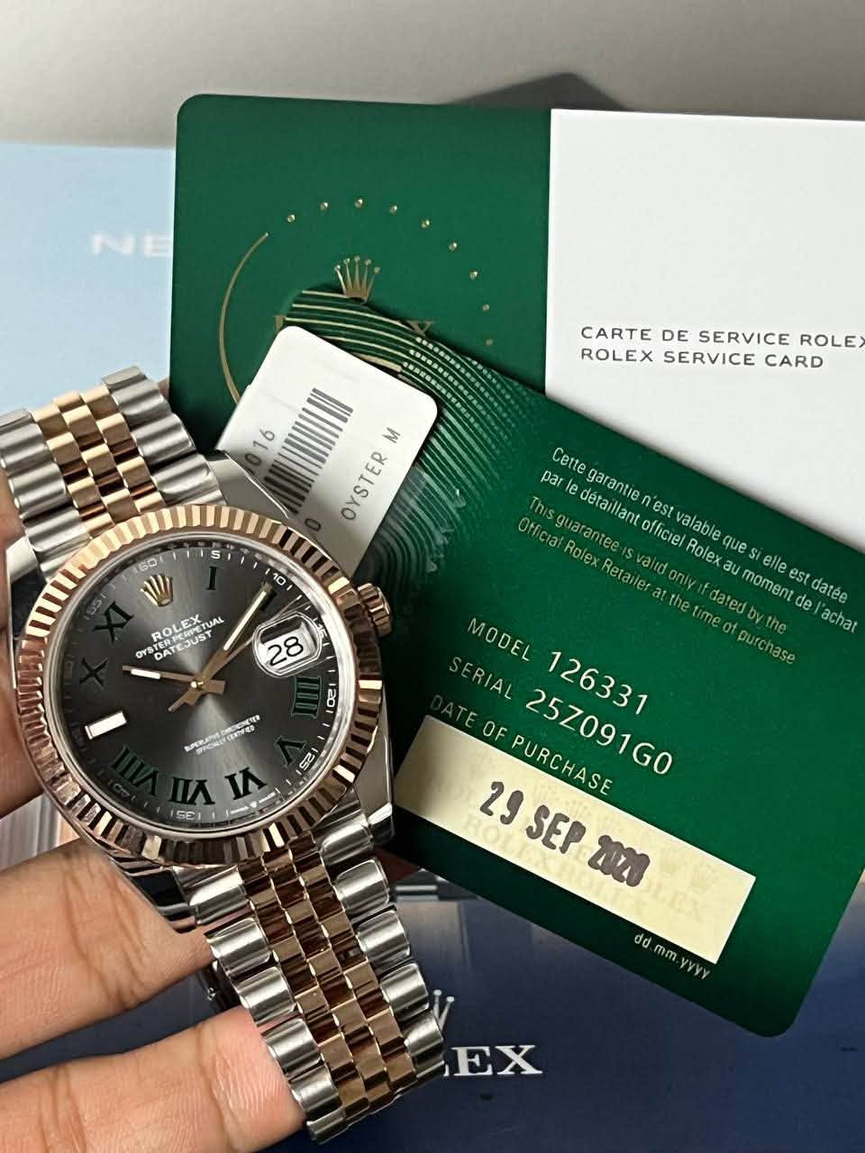 May be an image of wrist watch and text that says 'o CARTE DE SERVICE ROLE ROLEX SERVICE CARD 引 d3IS人O 60 10 STERPESPE ROLEX DATEJUST SPETUAL TUAL DAT par Cette This cia guarantee…