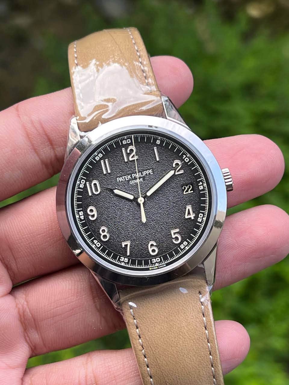May be an image of wrist watch and text that says '60 5 55 II 55 12 I CV 0 10 PATEK PATEKPHILIPPE GEN PHILIPPE 50 I0 V 15 5 4 X oa 5 25 EO 6 30 m 45 ၈ 40 8 7 A 35'