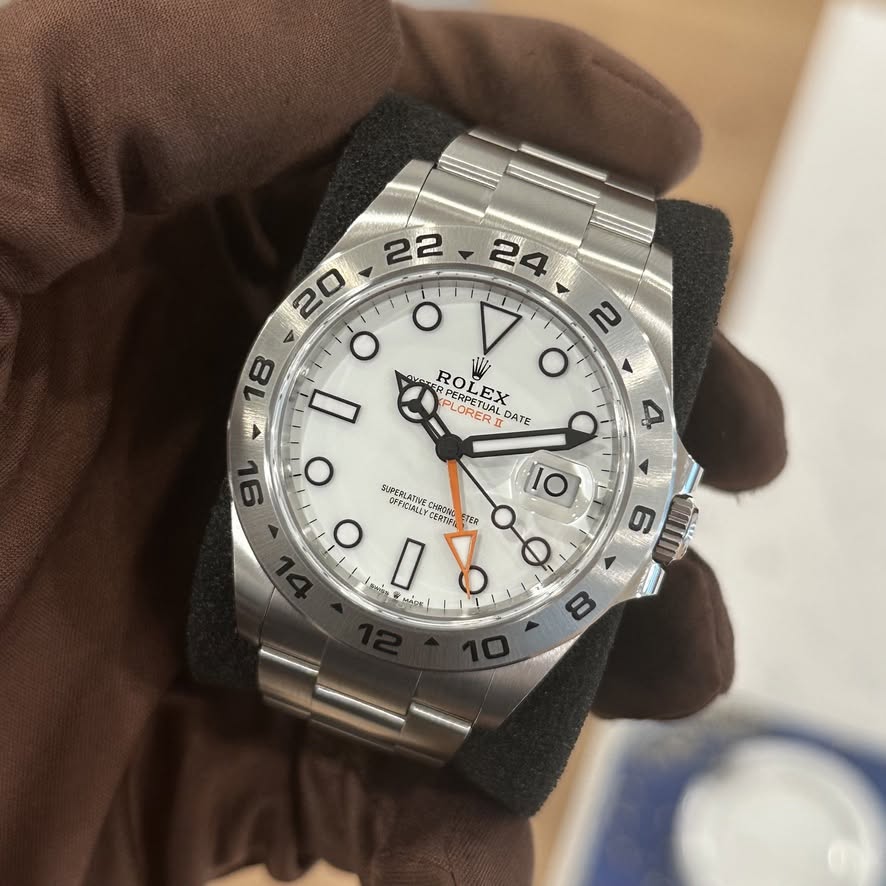 May be an image of wrist watch and text that says ' RO ROLEY TUAT EX Ó EL LORER PERPETUAL DATE 4 20 O O -18 18 I 9 O SUPERLATVE 10 0 OFECIVEC nCИTA CAe YCERTE TER 2 I 6 Ο عد 8…