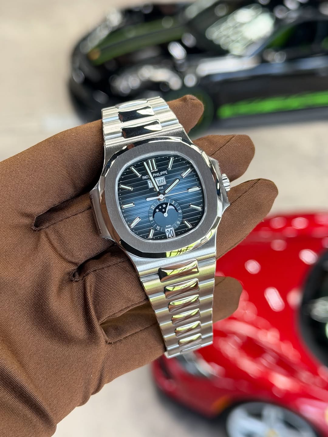 May be an image of wrist watch and text that says 'PAT PHL PHILJPP JAPV สุท่ I す ص ট क 中 15 20'