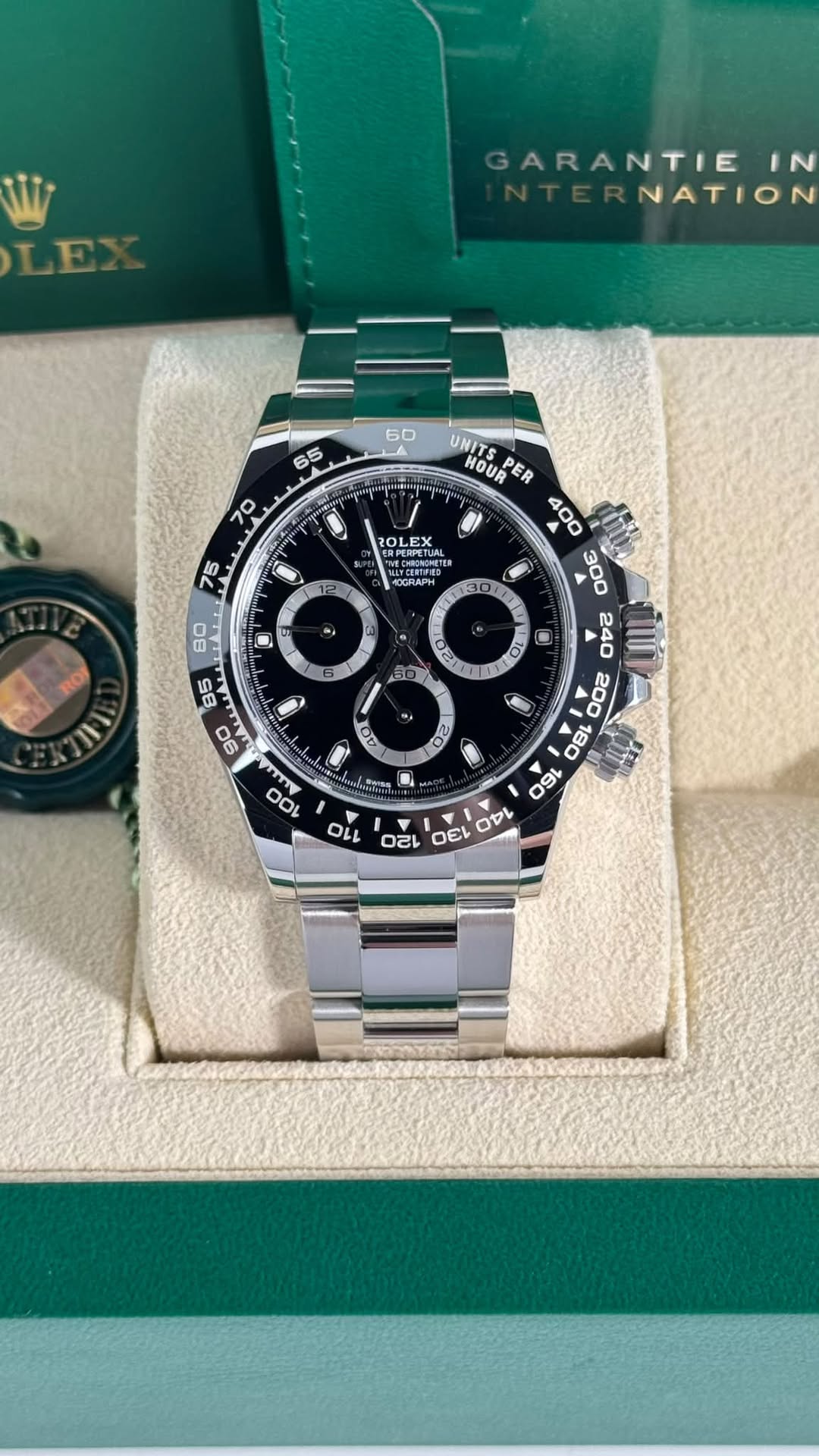 May be an image of wrist watch and text that says 'GARANTIE IN NATION OLEX PERPETUA PNNCNETER CHBH หรอ KOOHAT ROY 1I0 80 85 90 J21 S Oi UNITS HOUR PER ע0 30 W カ d O O / TL'