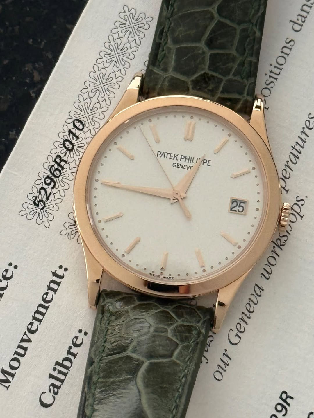 May be an image of wrist watch, leather and text that says 'dan stions ositions لا PATEKPHILI/PE PATEK GENEVF PHILI/PE PHILI/PE PE 00P arci 25 dorsoron oion 食日 sdo Geneva 입00…