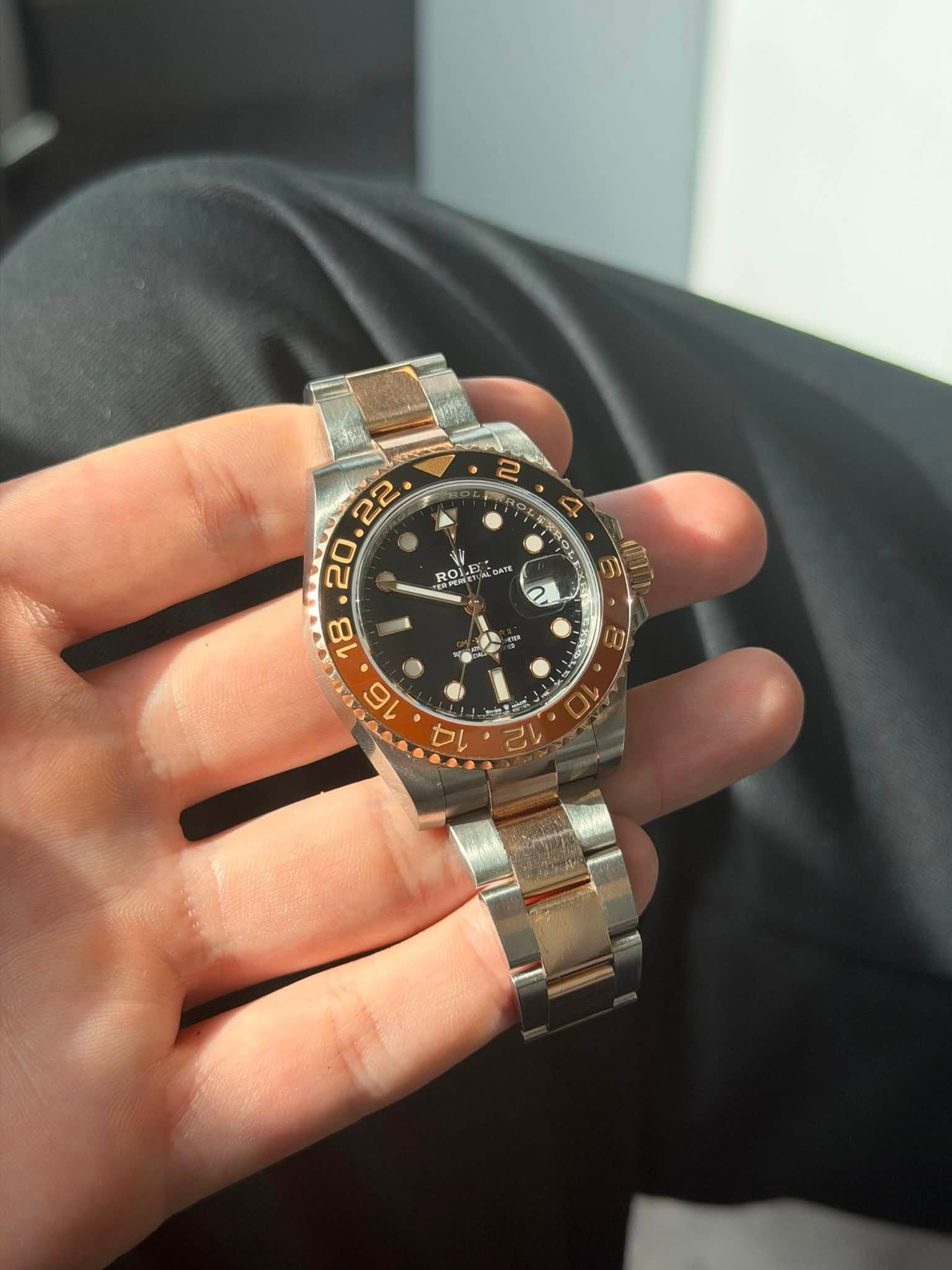 May be an image of wrist watch and text that says ' ROL PU ROLE 1로 18 16 ROL n '