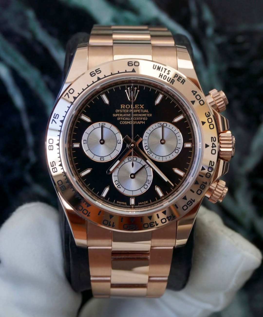 May be an image of wrist watch and text that says '60 65 للللد 70 ROLEX RO 75 SUPERLATIVE 9 80 e UNITS HOUR PER 400 បុប្រ 300 240 D શોરી 20 ผ 6 85 10 e 40 O 2 -0'