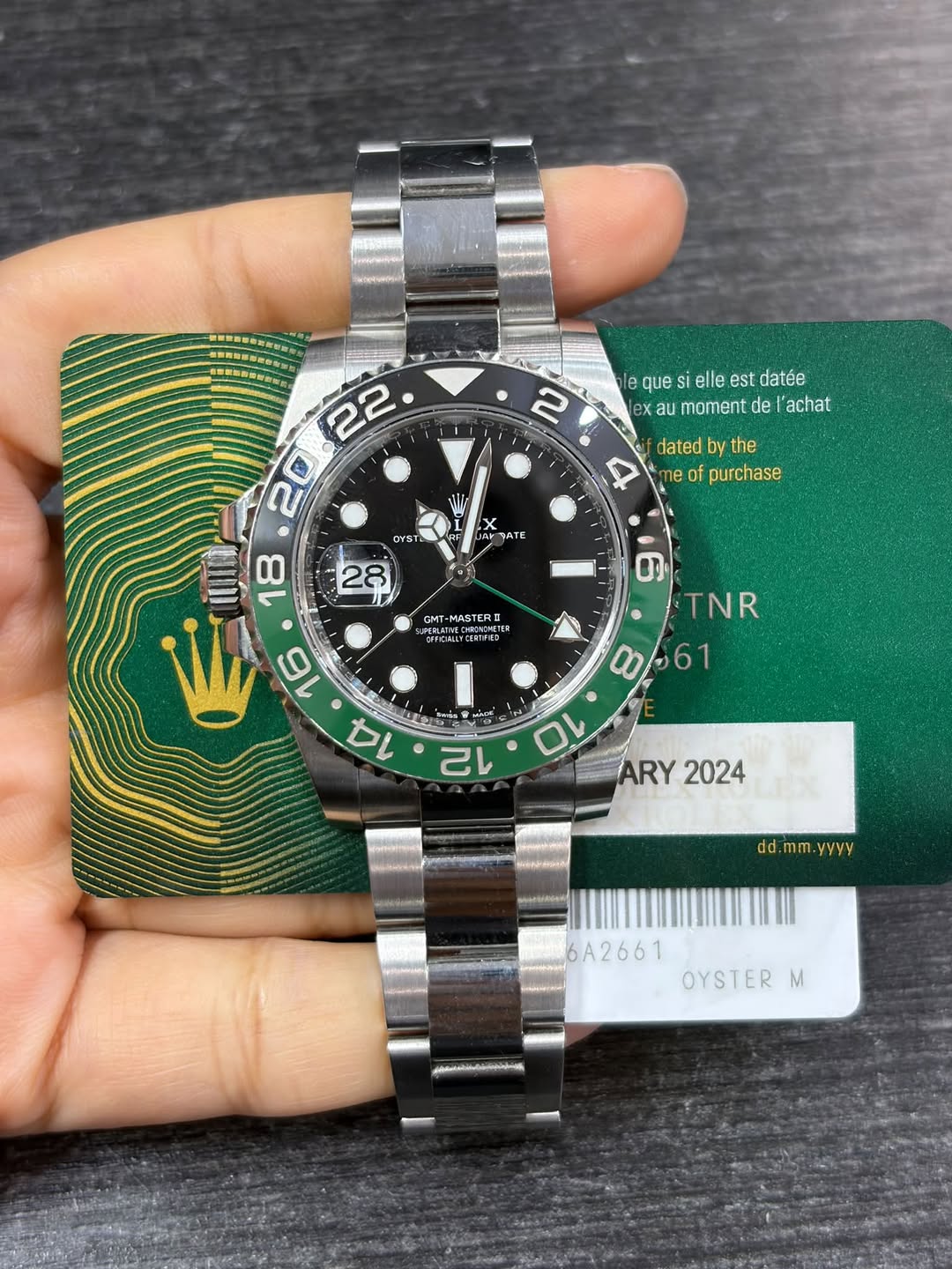 May be an image of wrist watch and text that says '22 le que si equesielleestdatée ielle lle est datée ex au moment de 'achat 2 dated the me of purchase W x ATE TATE OYST 28 18…