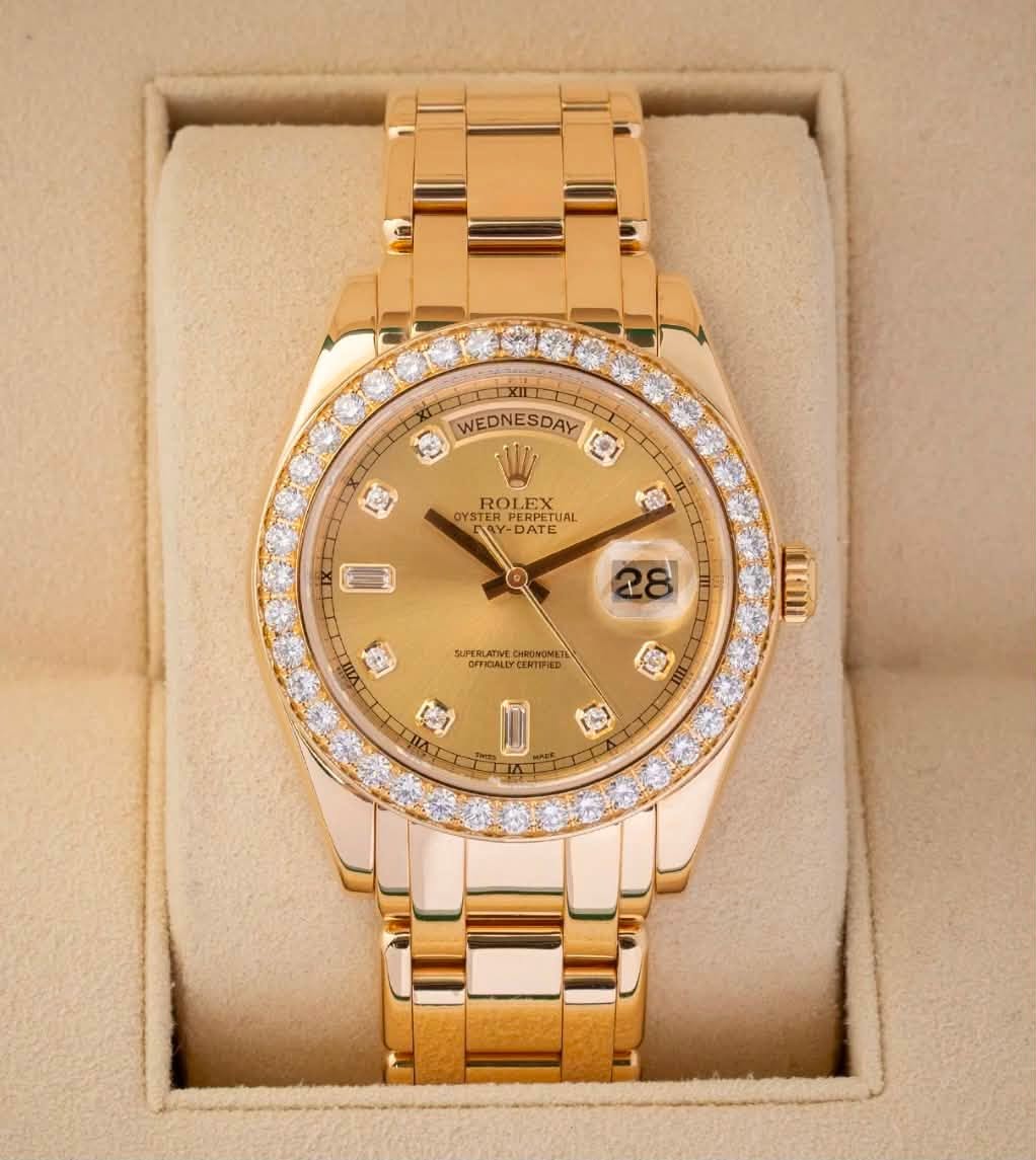 May be an image of wrist watch and text that says 'WEDNE WEDNESDAY උා ផ្ញើ 極 ROI ROLEX LEX OYSTER NAY-DAT aV- -DATE ERFETU AL AL 28 SUPERLATVE CERTIFIED nIm 南 EA'
