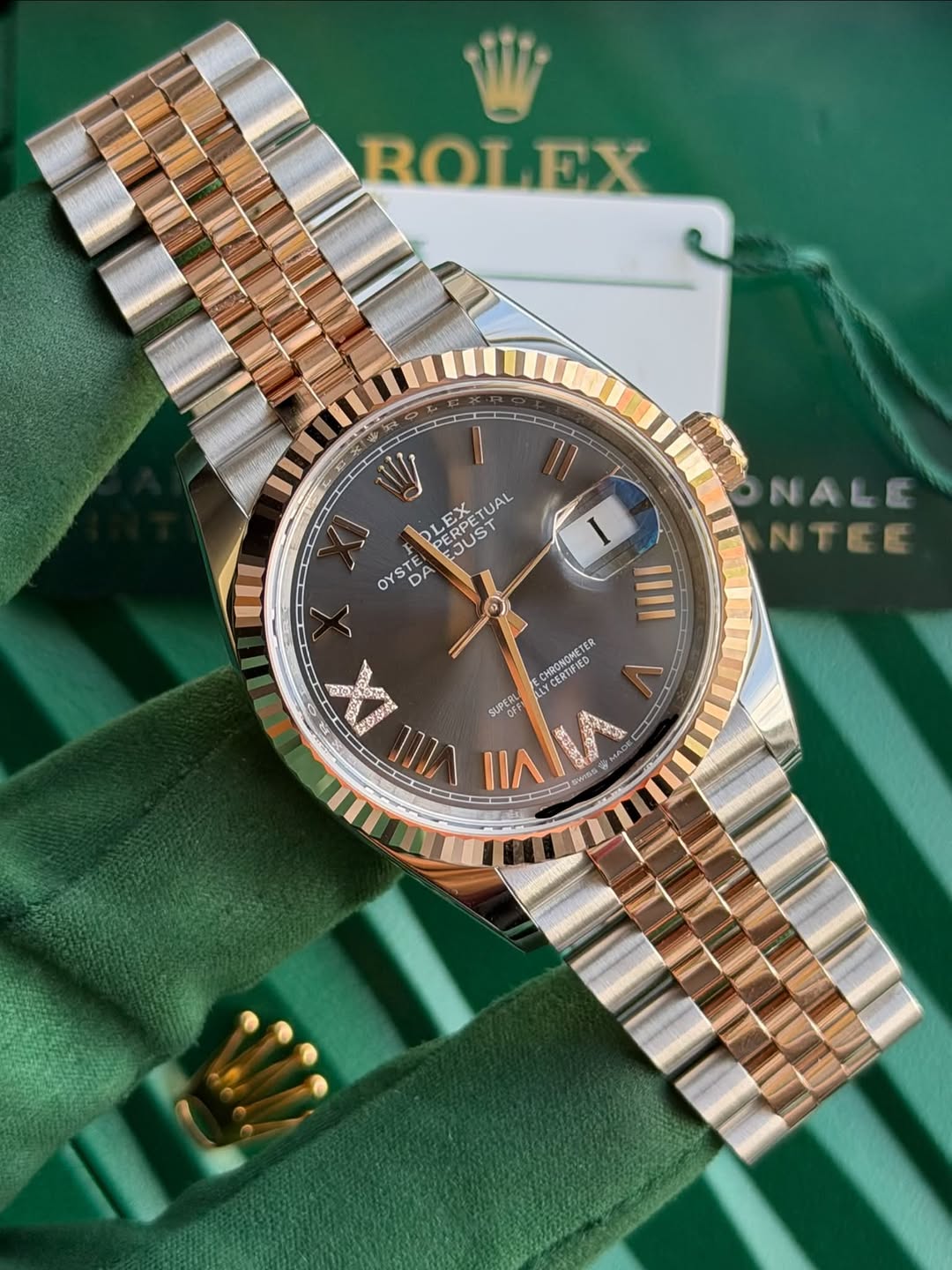 May be an image of wrist watch and text that says 'ROLEX ש PLEX JUST PETUAL UST UAL S PERP PERPET OYS TEI ንል DA NALE NTCE ١ IIII Diay 代 ALYC កក CHRONGNETE ER ER LYCERTE报D 酸凝款 Μα…