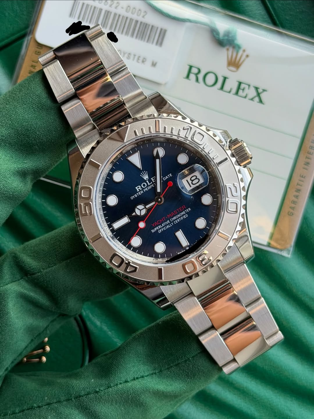 May be an image of wrist watch and text that says ' YSTER YSTER M ROLEX 0 1 DATE ROL STERPERPE PERP OYSTE 8 50 CHRONONSTE TER CHRONONET CERTIIRO SUPERLATIVE nBEAT OFFICIALLY UpE…