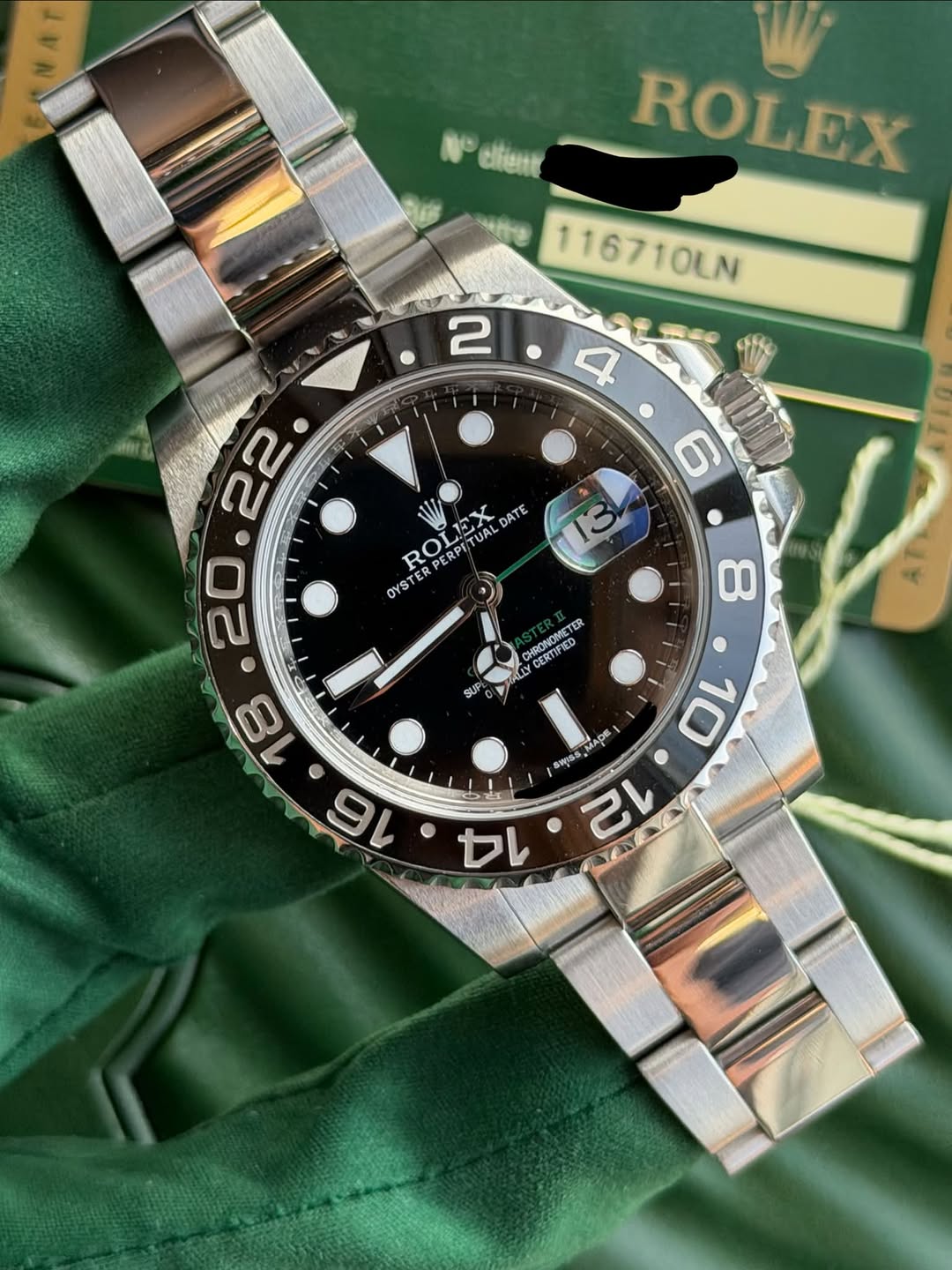 May be an image of wrist watch and text that says 'ตู elliene ROLEX そ1ま 11671OLN 2 4 6 ROLOX 10X DATE PERPITUAI TUAL UΑι PERPE OYSTER RO TER 13 3 8 CHRONOMETER PIED UDONOMET TER…