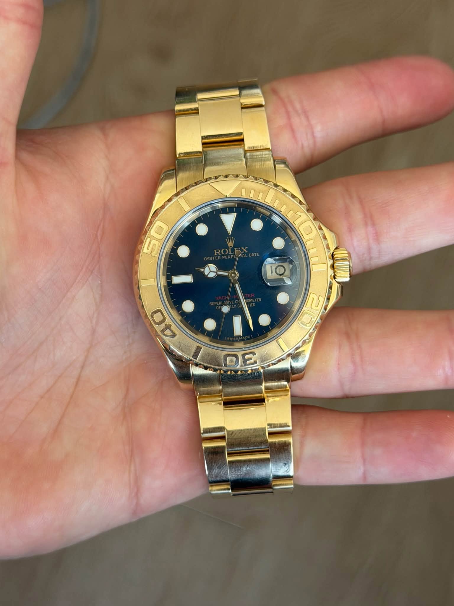May be an image of wrist watch and text that says '50 10 1O 20 ก 40 DE Em'
