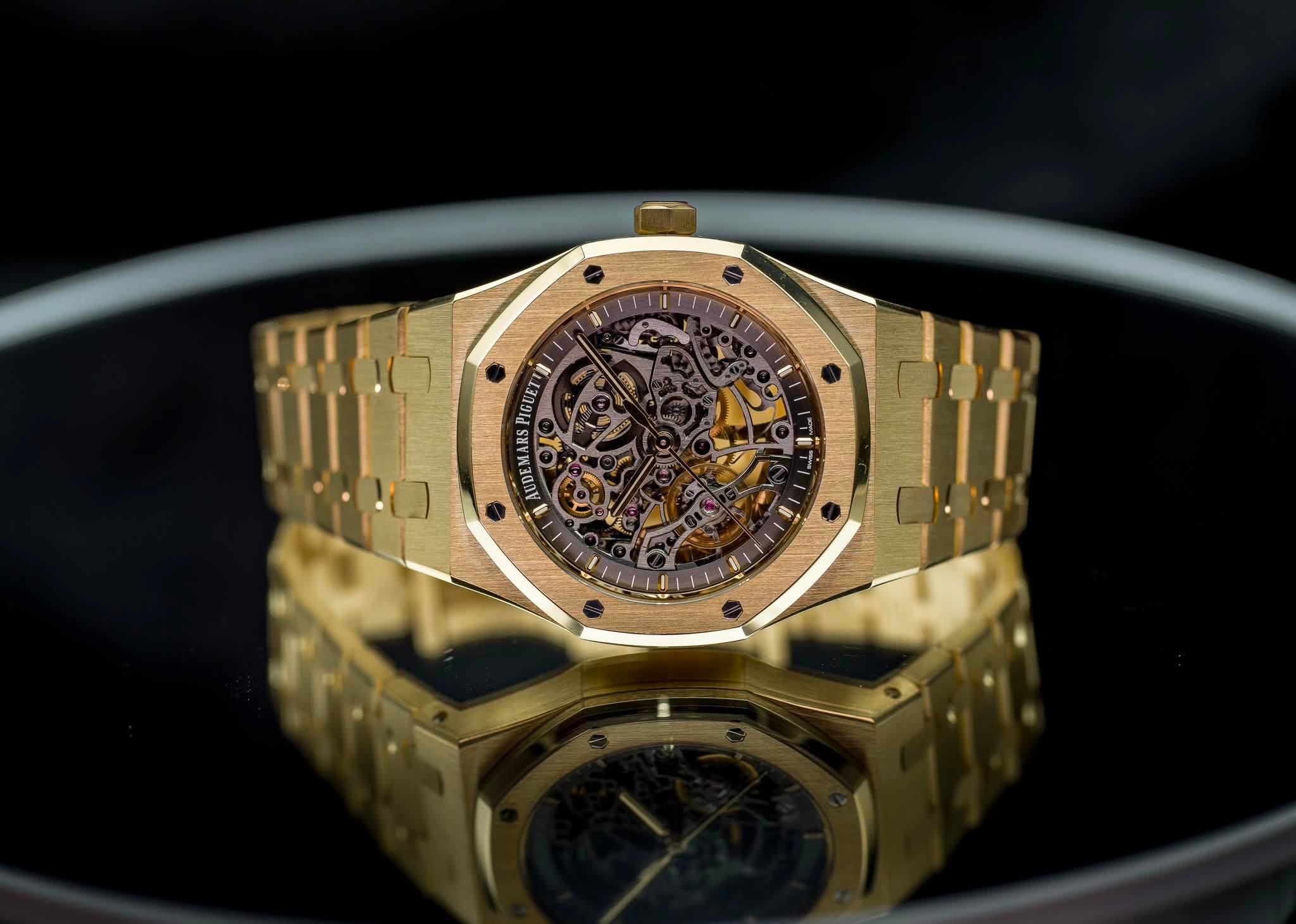 May be an image of wrist watch and text that says 'I PIGUETT MARS UDEMARS UDE ન رو 10) ና'
