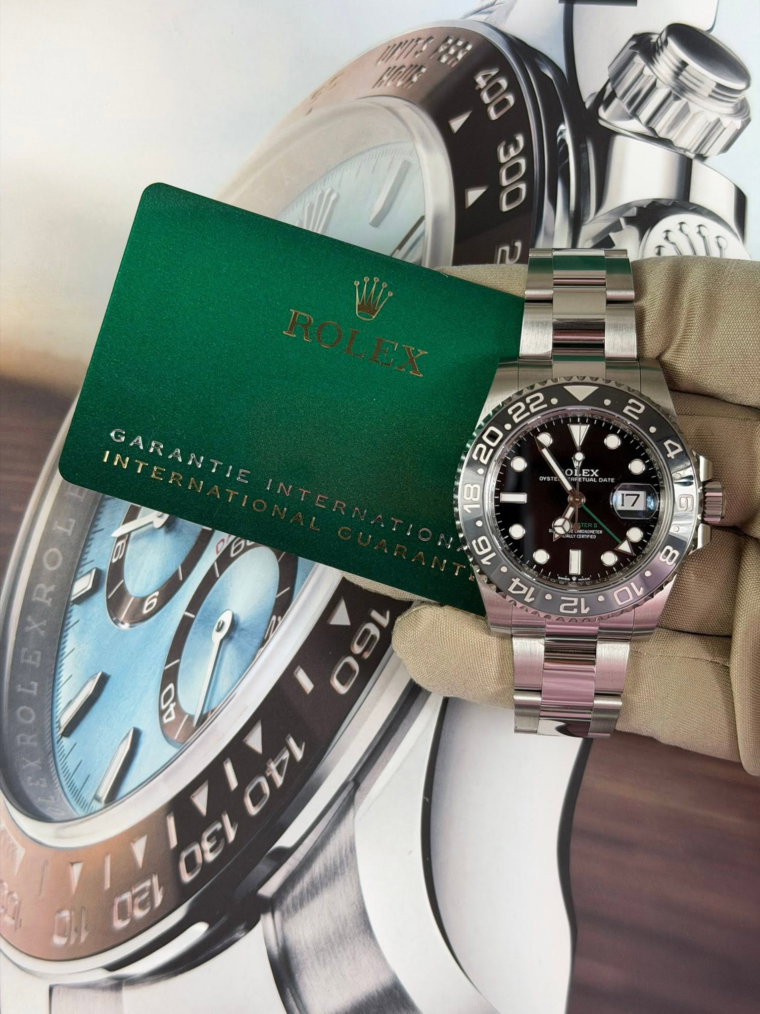 May be an image of wrist watch and text that says '400 300 اأأله INTE GARANTI 2 R 20.22 LEX m S ROLEXR RO O 0E στι'