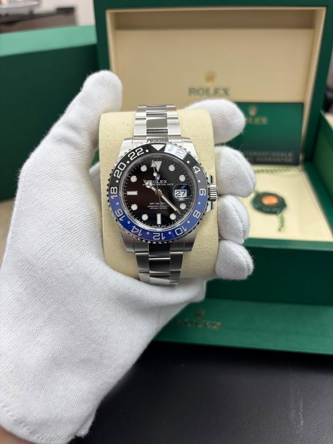 May be an image of wrist watch and text that says 'ROLEX ا LE LEX ااااللا '