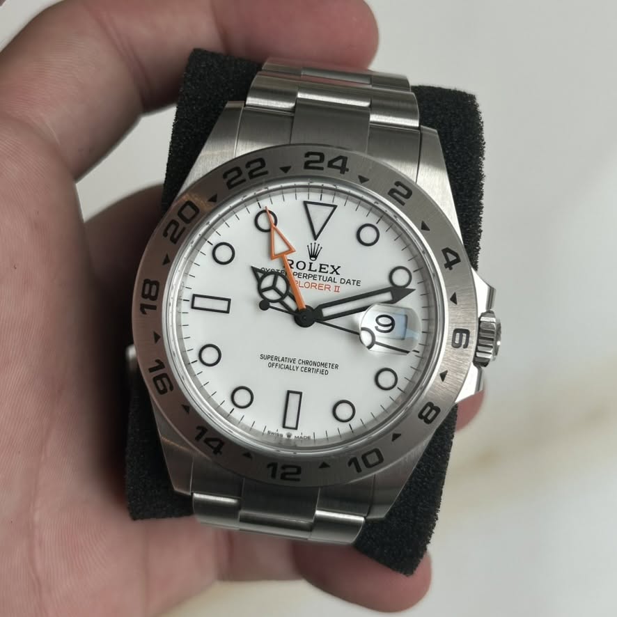 May be an image of wrist watch and text that says 'F O peee PERPET PERPETUAL 8 W1I o 201 ROLEX EX L PLORER DATE O 4 9 o SUPERLATIVE OFFICIALLY CHRONONETE SLPI/ TER OFFICIALLYCERTE…