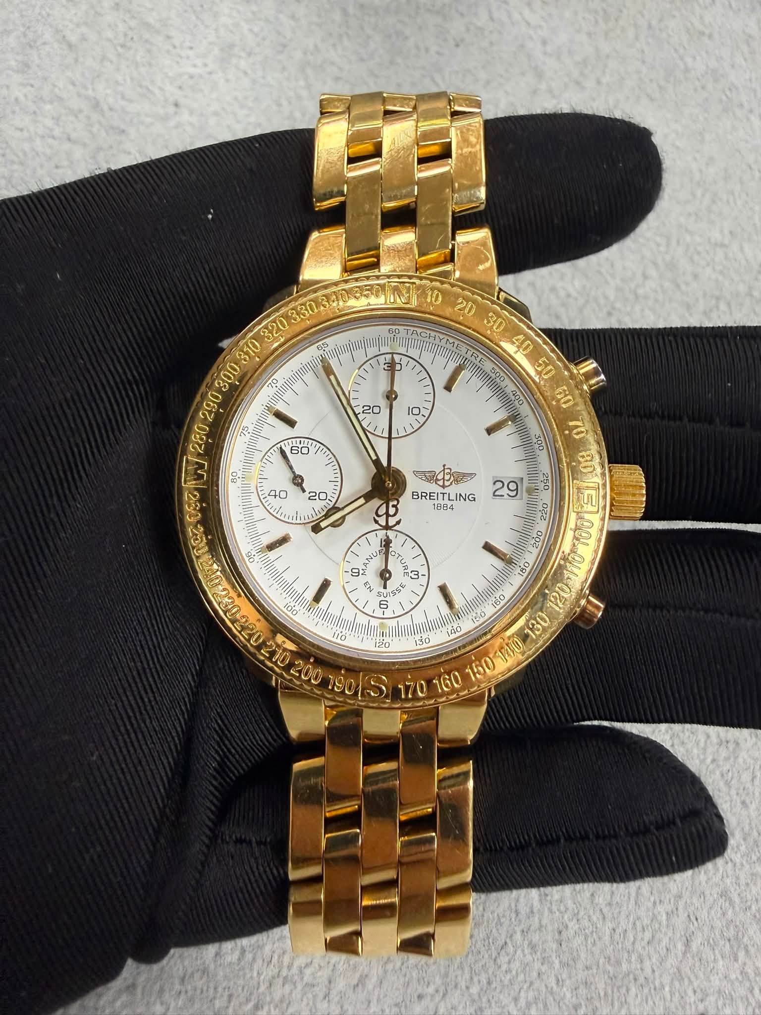 May be an image of wrist watch and text that says '生 D i 3D کى មូះ I0. 20 11 60' 40 20 70 ወይ BREITLING ING 1604 29 し者 26 8 هی 3 ញ HS 6 ತೆಂ 220 bảo เช่อ Id0 /S oo '