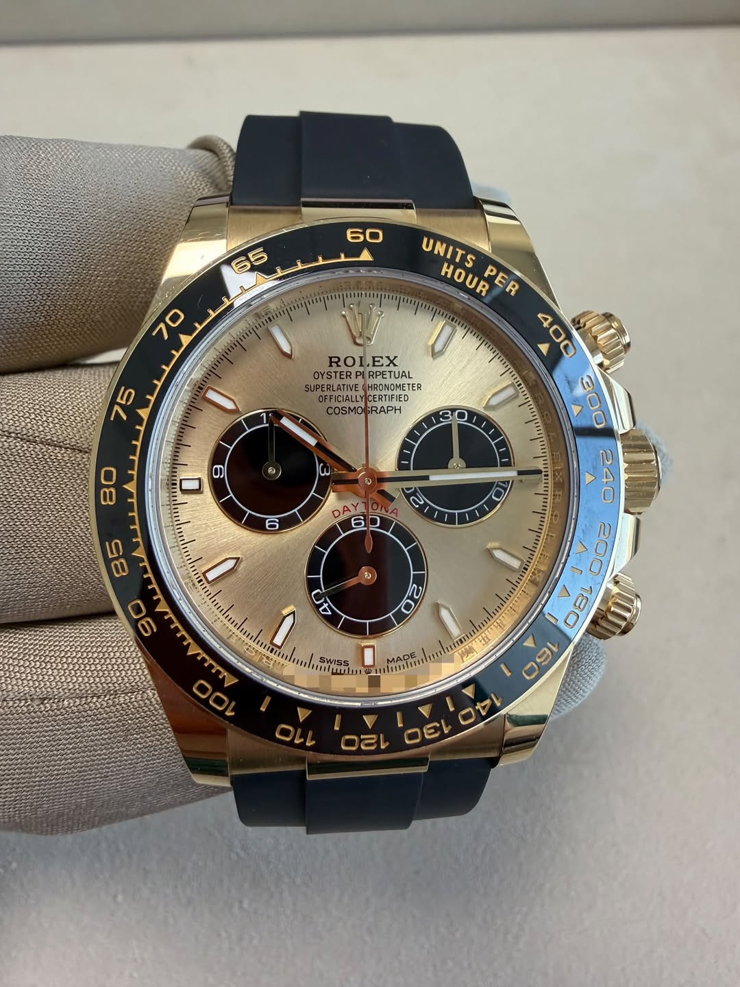 May be an image of wrist watch and text that says '60ေ 5 5 .لسلنم ق 70 75 ي ROI ROLEX OYSTER RPETUAL HRONOMETER CIALLY IPERLATIVE CIALLYCERTIFIED CO5MO OSMOGRA RAPH 30 9 ล) 80 6…