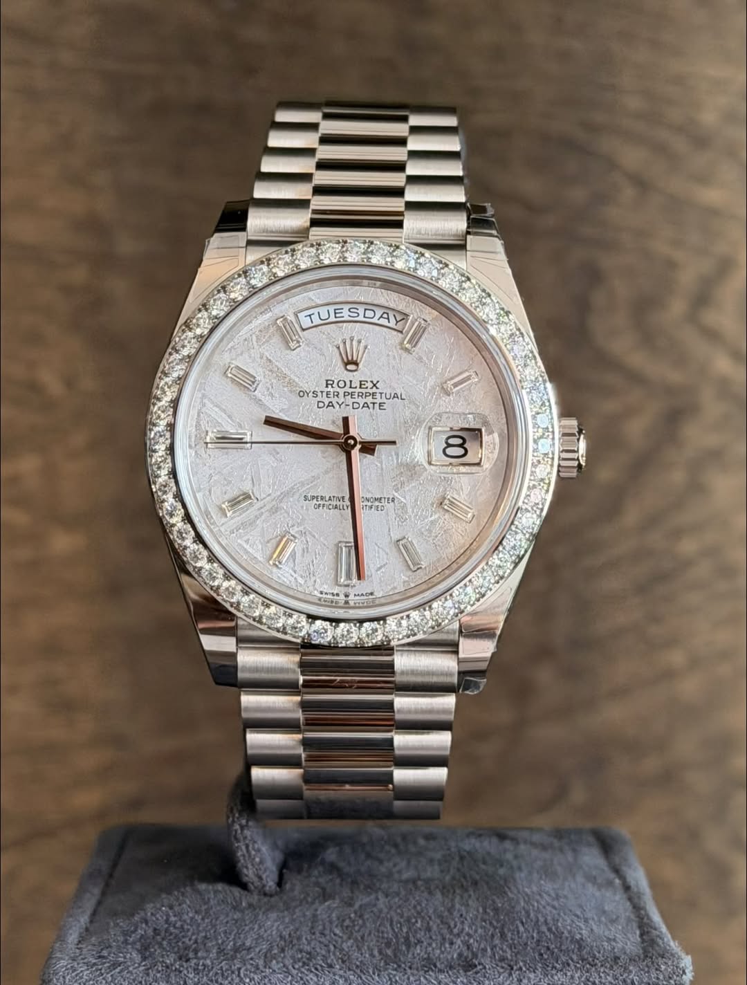 May be an image of wrist watch and text that says 'TUESDAY 0 W ROLEX OYSTE STER ERPERPETU UAL DAY-DATE STARFTUAL DATE DAY 8 SUPERLATNG SUPERLATIVE ONGMETEA เรนสล ITIED OFFICIALL…