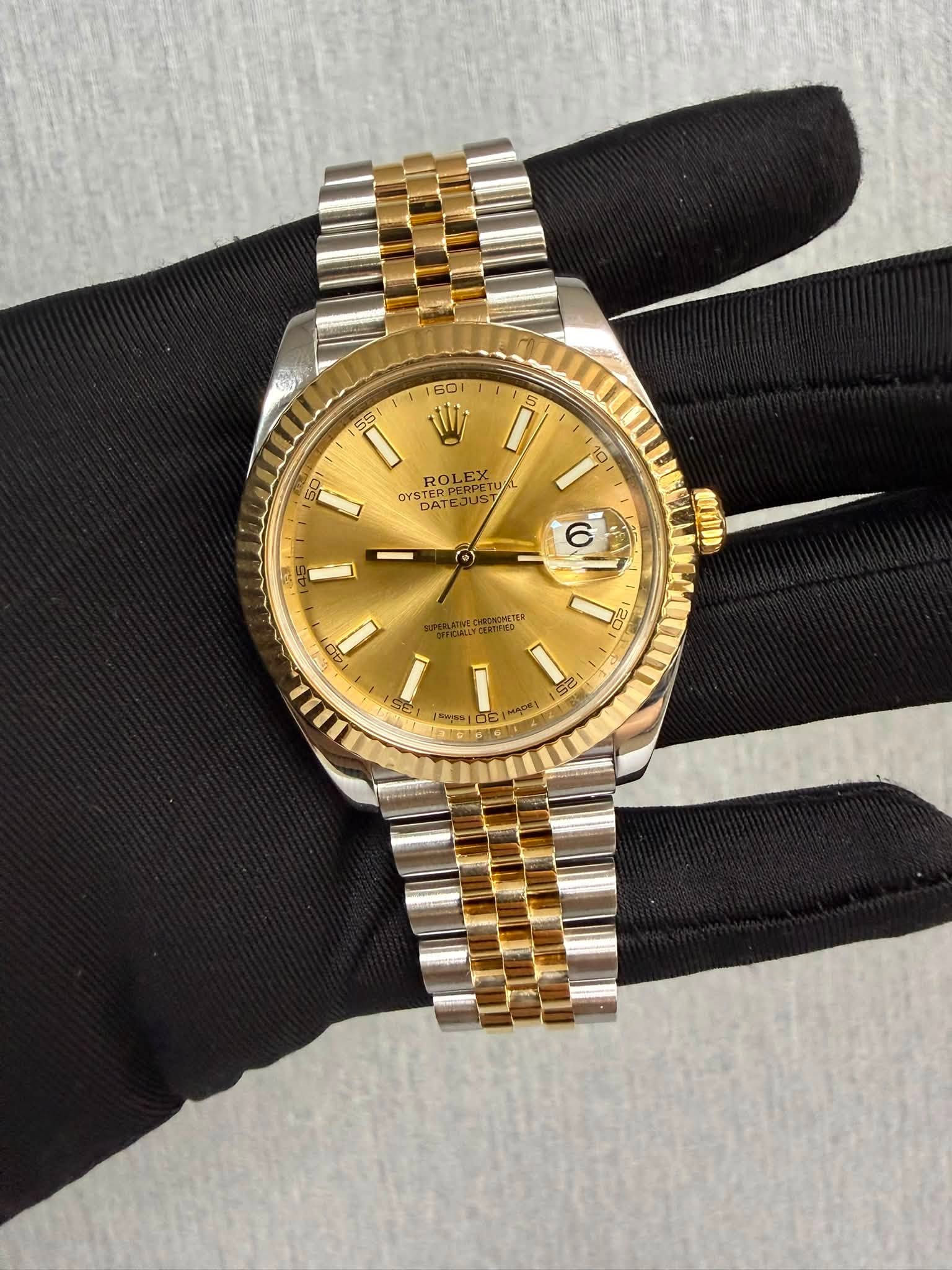 May be an image of wrist watch and text that says '60 1 W 55 5 50 ROLEX PERPETU ETU OYST YSTEP YSTER STERP RPERPE DATE DATEJUS DAT หวบร 10 - 6 TER 40 20 Sgs E た 50 ড় קן 0'