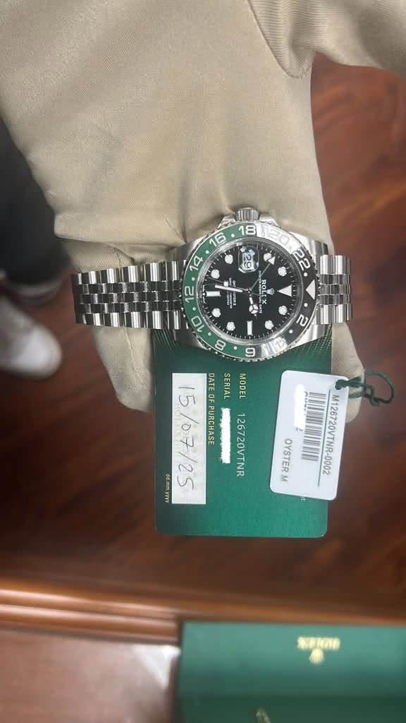 May be an image of wrist watch and text that says ' 2g 22 ROLE 12 TE 10 B 2 S 9 IVE DATE 5 OF SERIAL 80 o MODEL YSTE OYSTER ЛO22Ζ C000- d4.mm.mm VITY d ផង.នក 15/07/25 그목하 3…